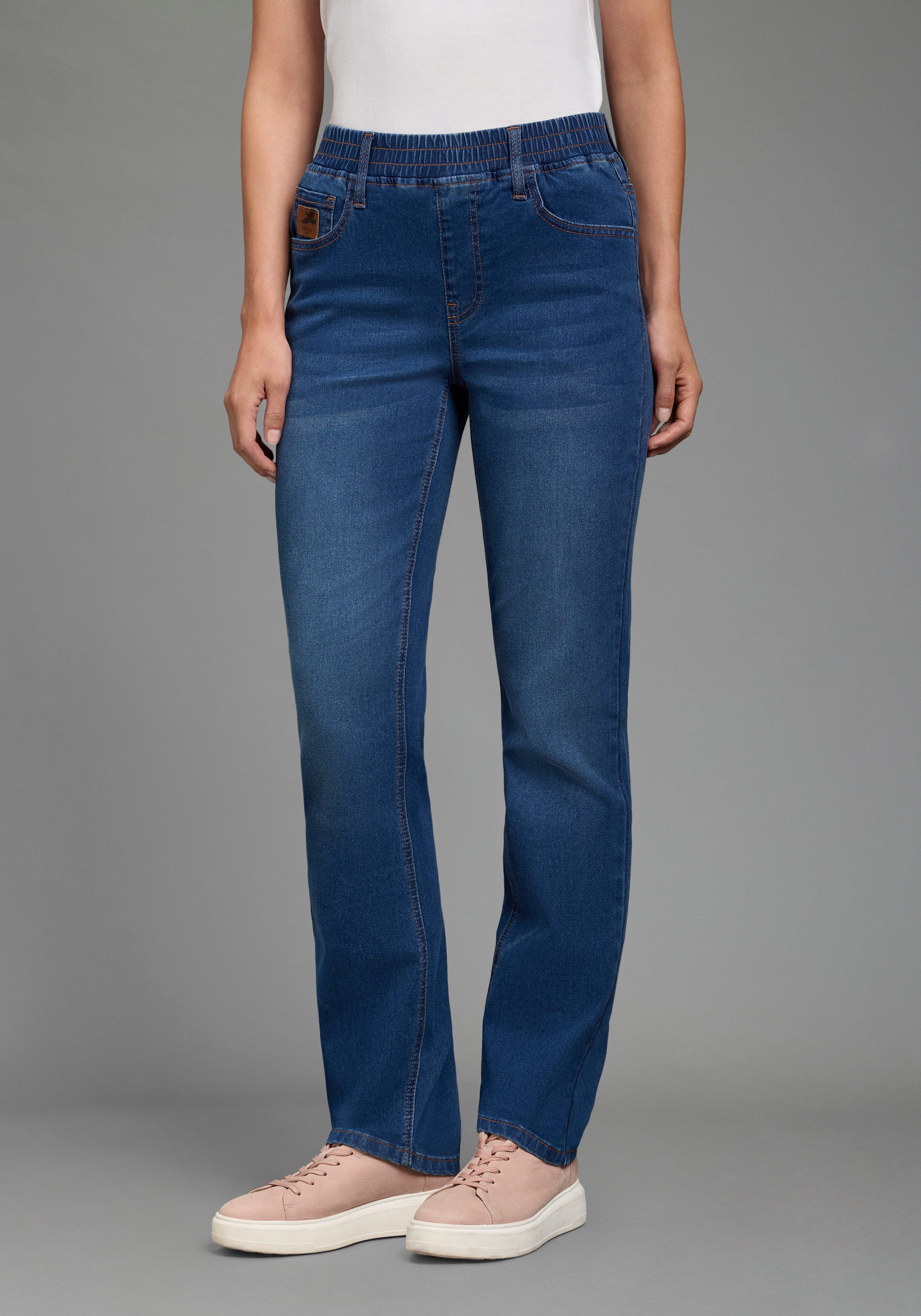 Arizona Relax-fit-Jeans mit Schlupfbund mit weitem Beinverlauf, in elastischer Denim/Jeans-Qualität. € 49,99, (€ 49,99 pro 1 Stk).