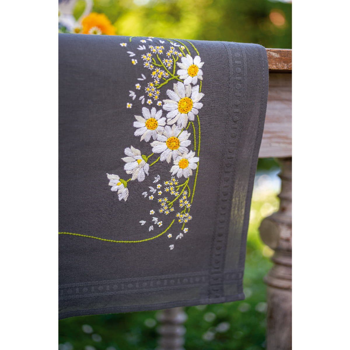 Vervaco Kreativset Vervaco Tischläufer Plattstich Set "Gänseblümchen", (embroidery kit by Marussia)