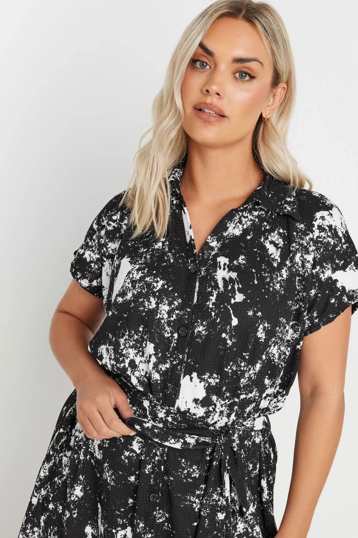 Stil Diva Minikleid Midikleid in Übergröße mit abstraktem Muster, Knopfleis günstig online kaufen