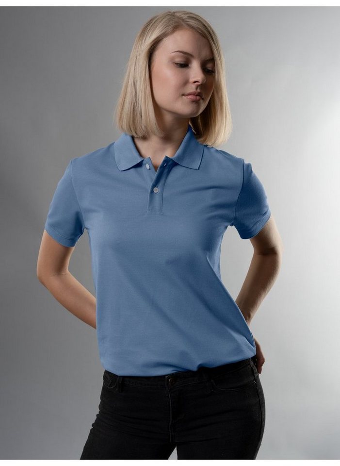 Trigema Poloshirt TRIGEMA Slim Fit Poloshirt aus DELUXE-Piqué, Gestickte  TRIGEMA-Schwinge auf rechtem Arm