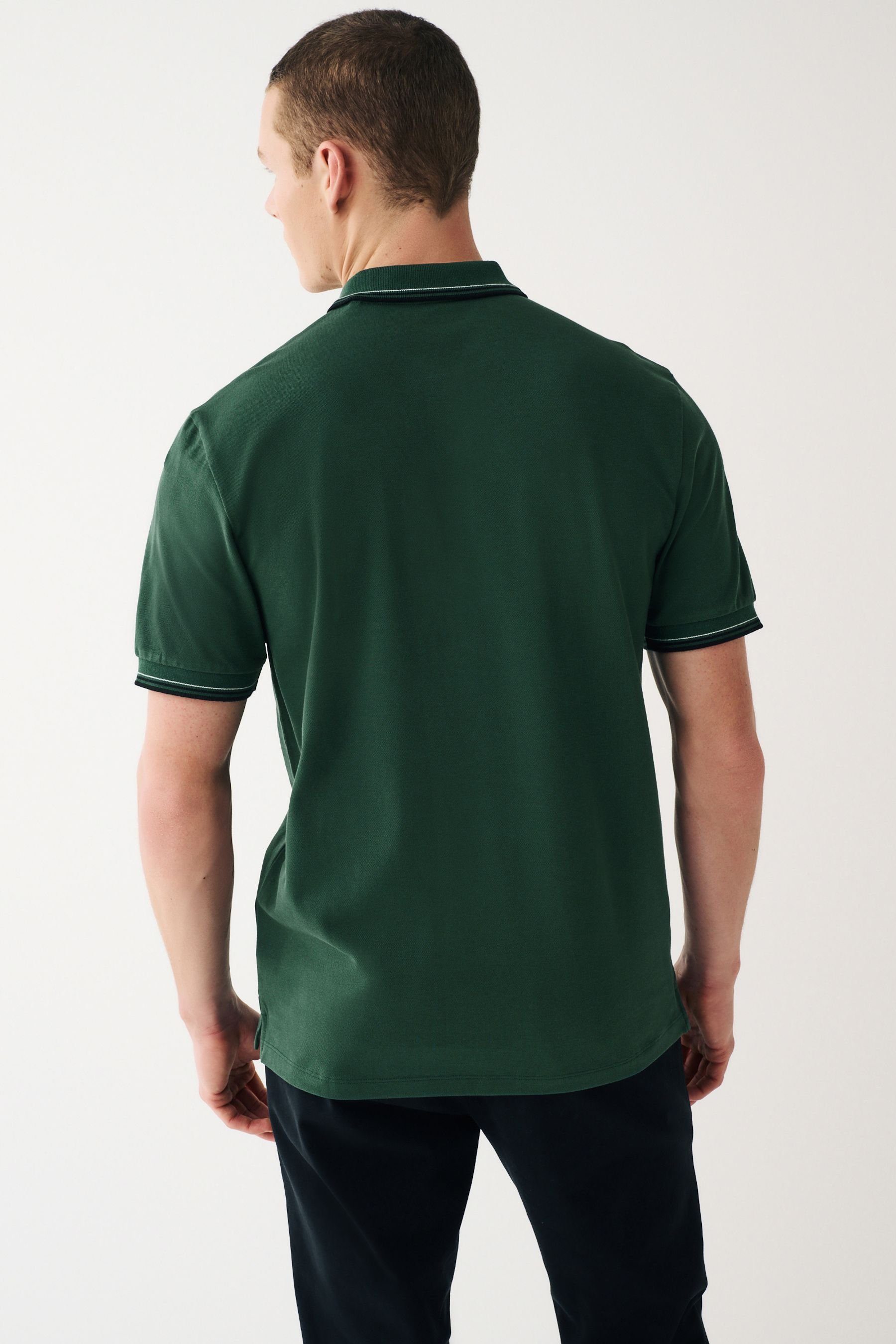 Pikee-Poloshirt Poloshirt Kragenstreifen im (1-tlg) Fit Green Regular Next Dark mit