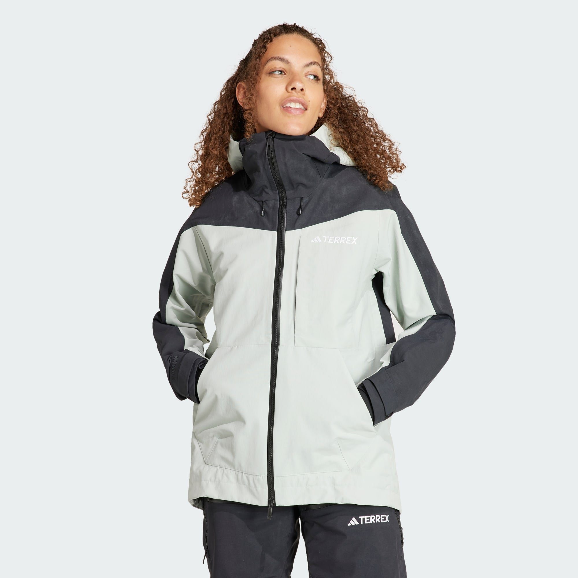 adidas TERREX Outdoorjacke, Durchgehender Reißverschluss;  weitenregulierbare, helmkompatible Kapuze