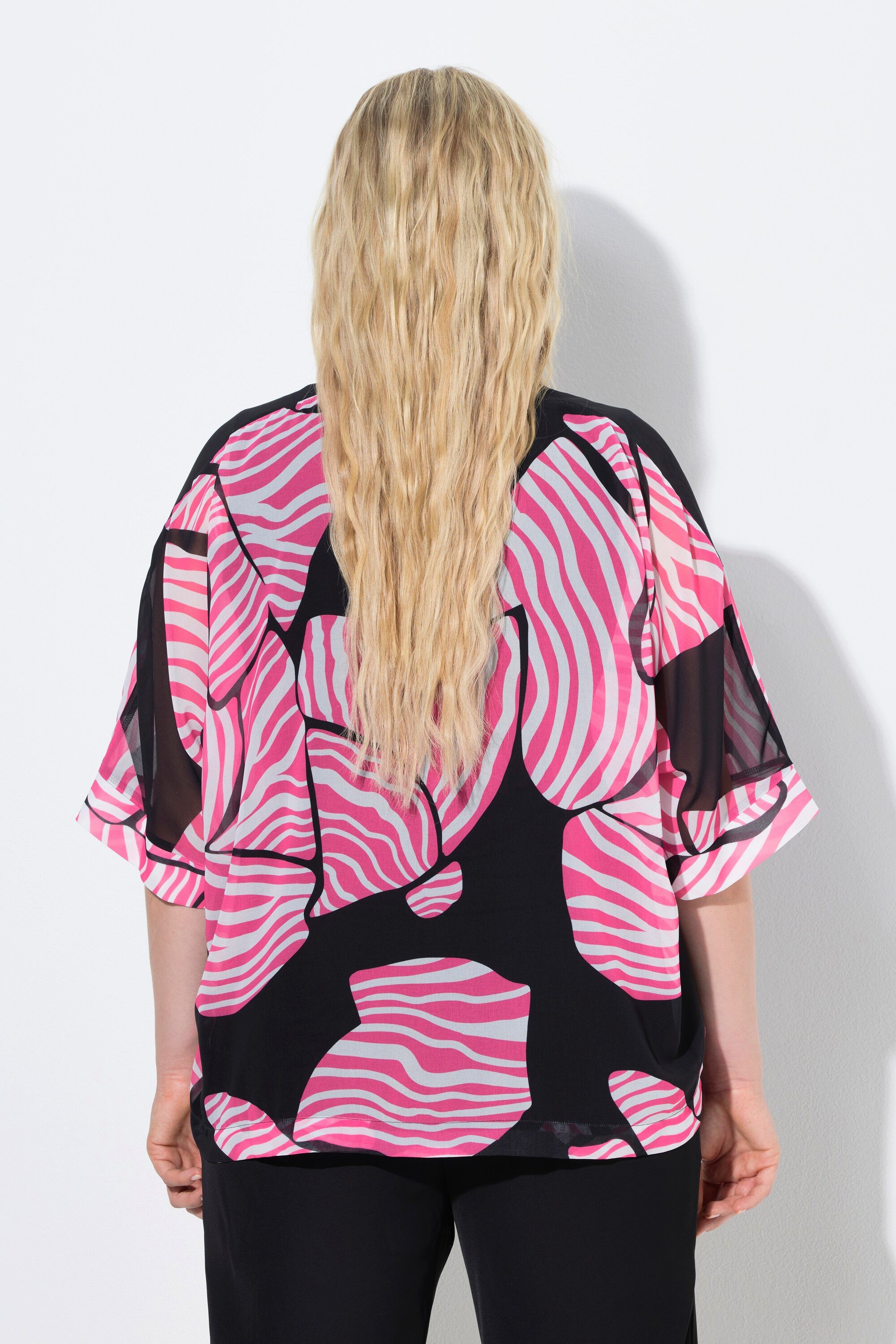 Ulla Popken Tunika Chiffon-Bluse doppellagig Schleifen V-Ausschnitt – Bild 3 von 4