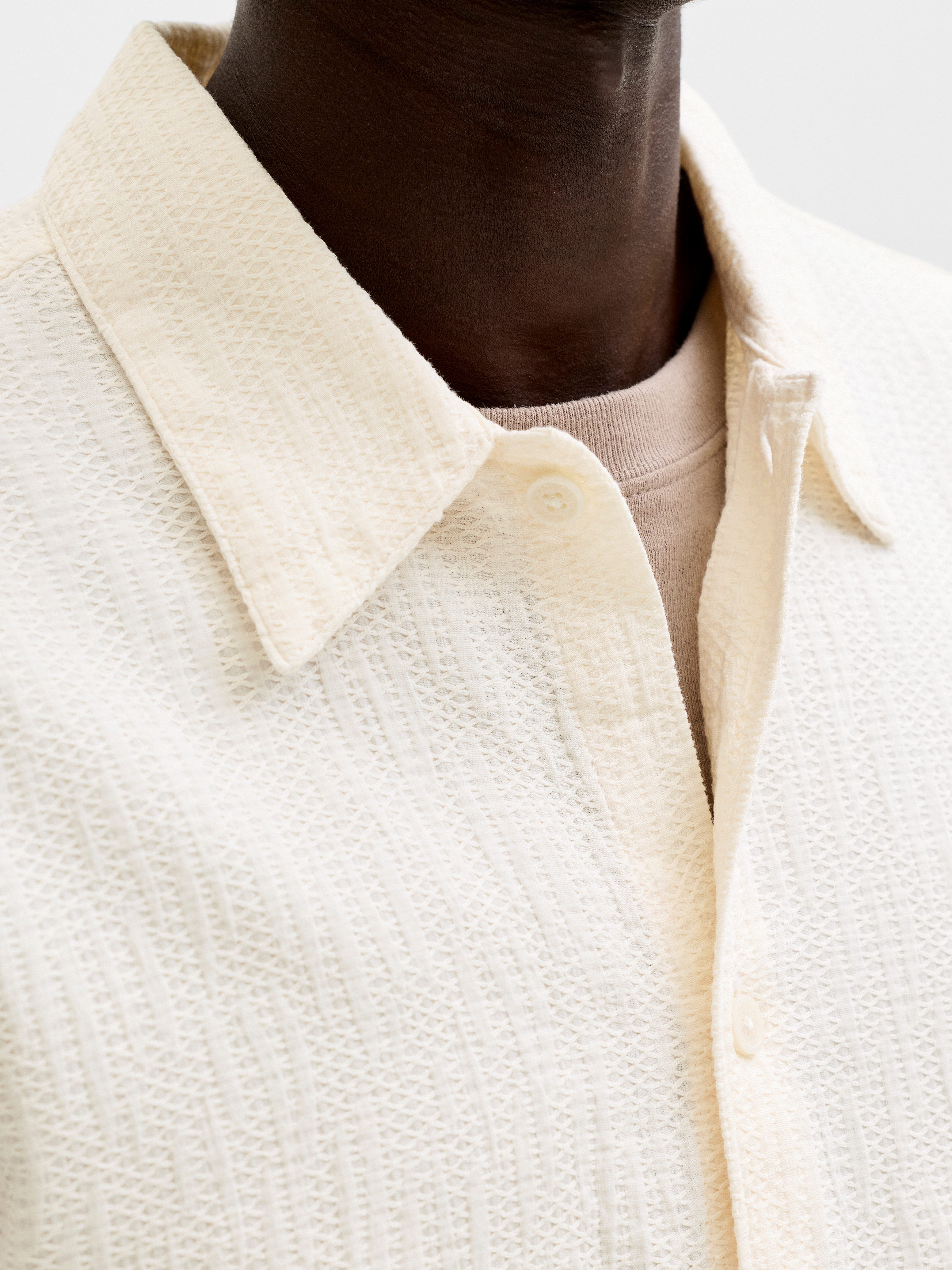 Jack & Jones Kurzarmhemd JORMONTAUK WAVY TEXTURE SHIRT SS SN Baumwolle, relaxed fit