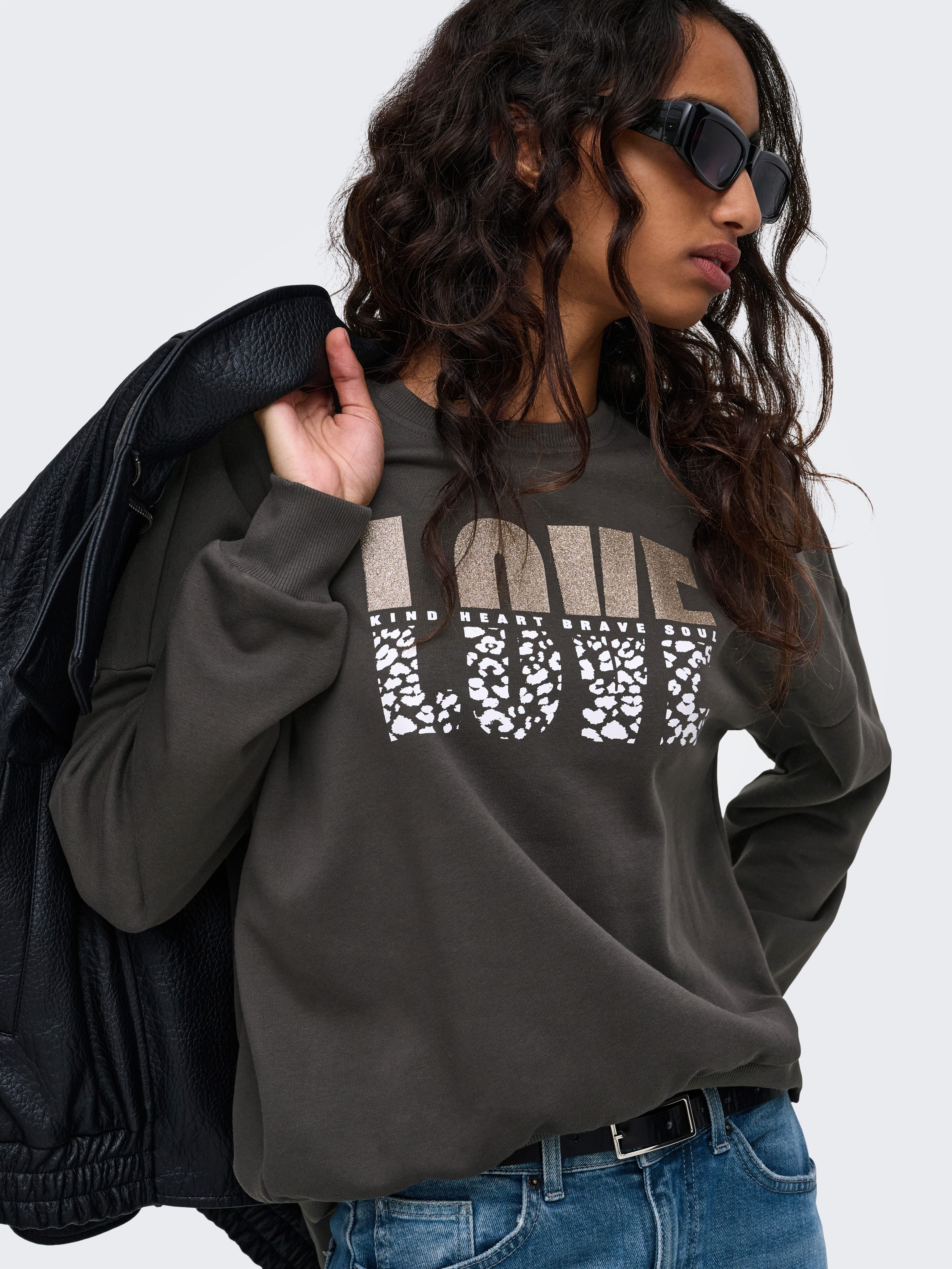 ONLY Sweatshirt ONLTAMMIE L/S LEO PRINT O-NECK SWT Baumwollmischung, regular fit – Bild 2 von 5