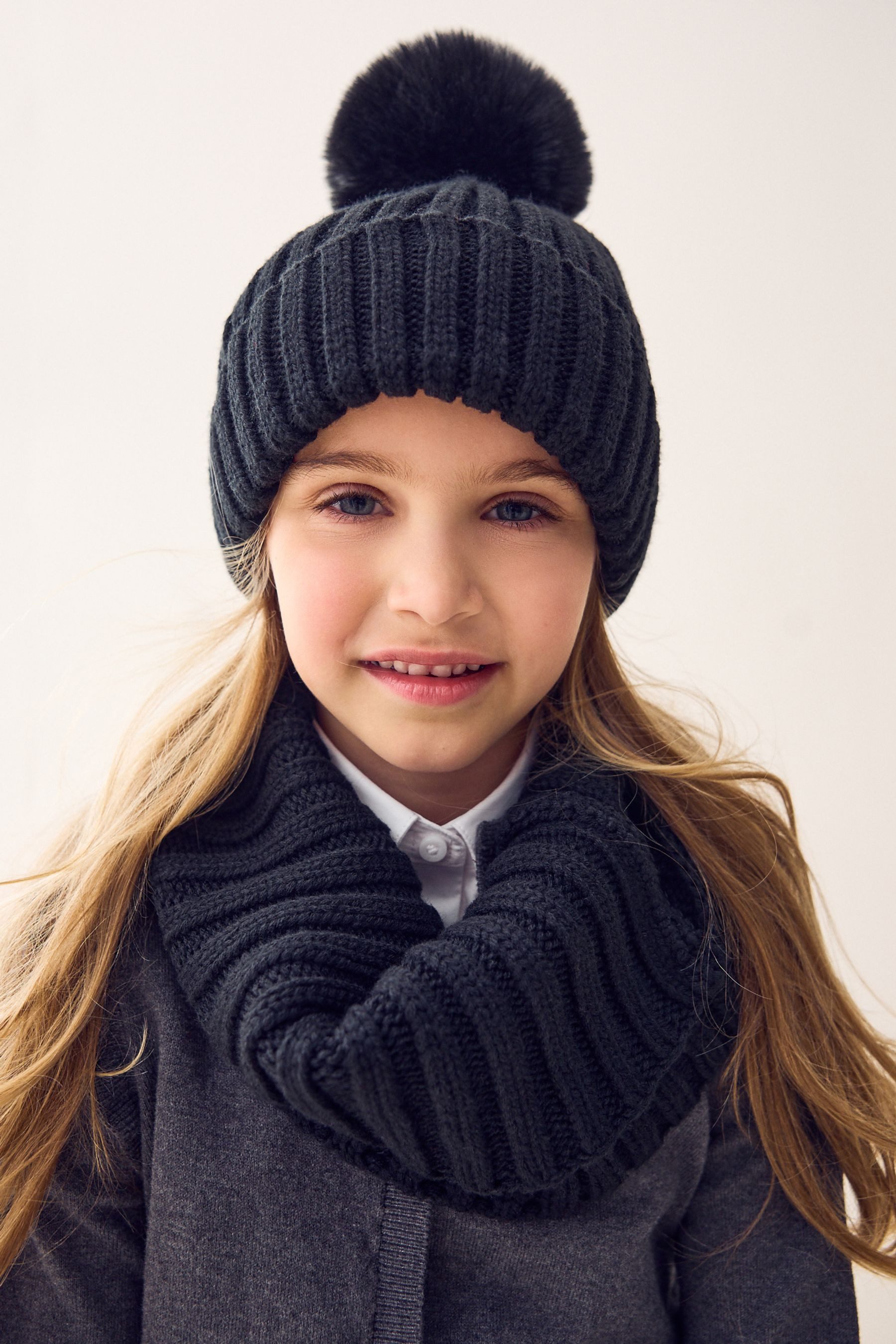 Beanie Gerippte Bommelmütze
