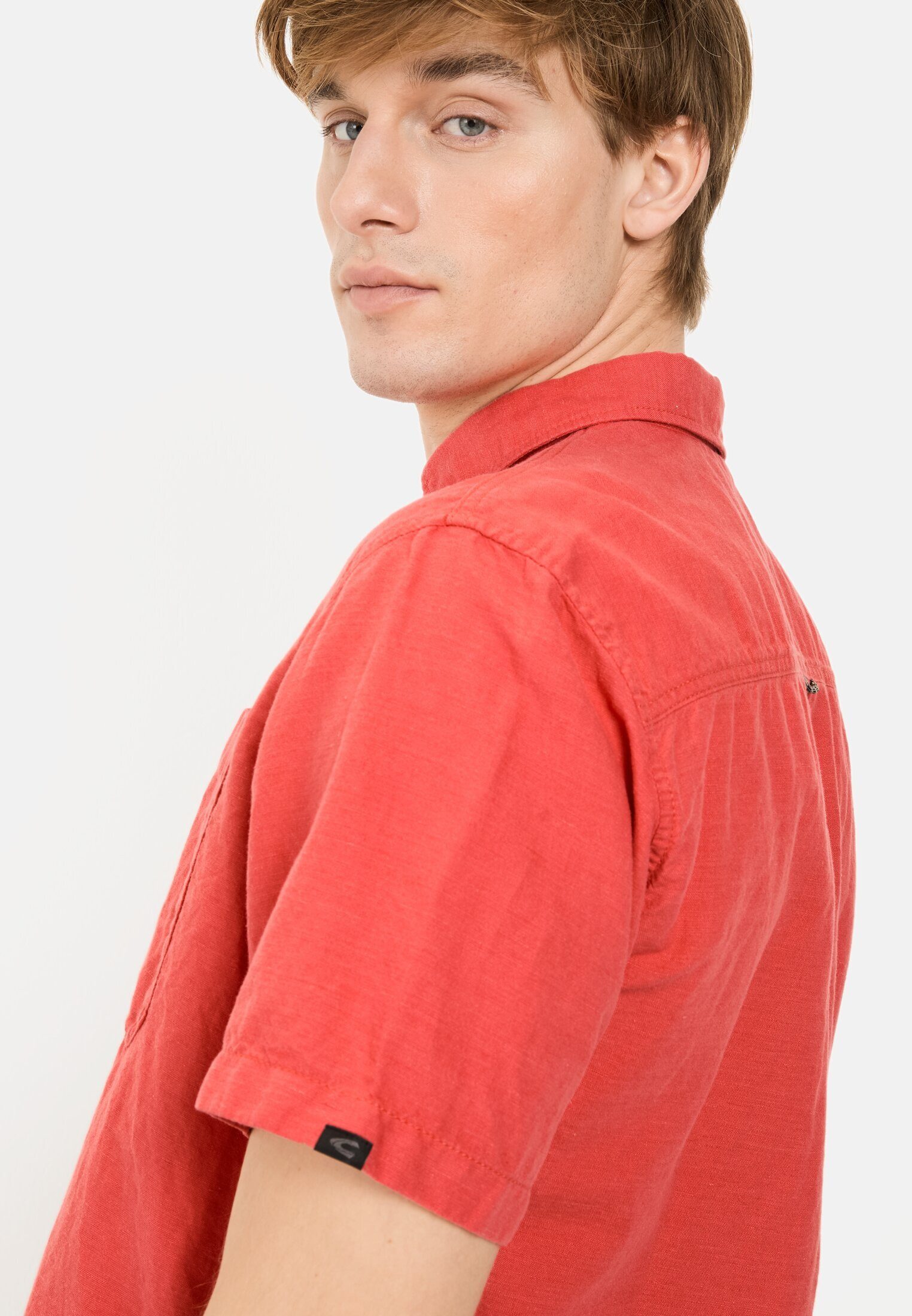 camel active Kurzarmhemd aus einem Baumwoll-Leinenmix Kurzarm Button-Down