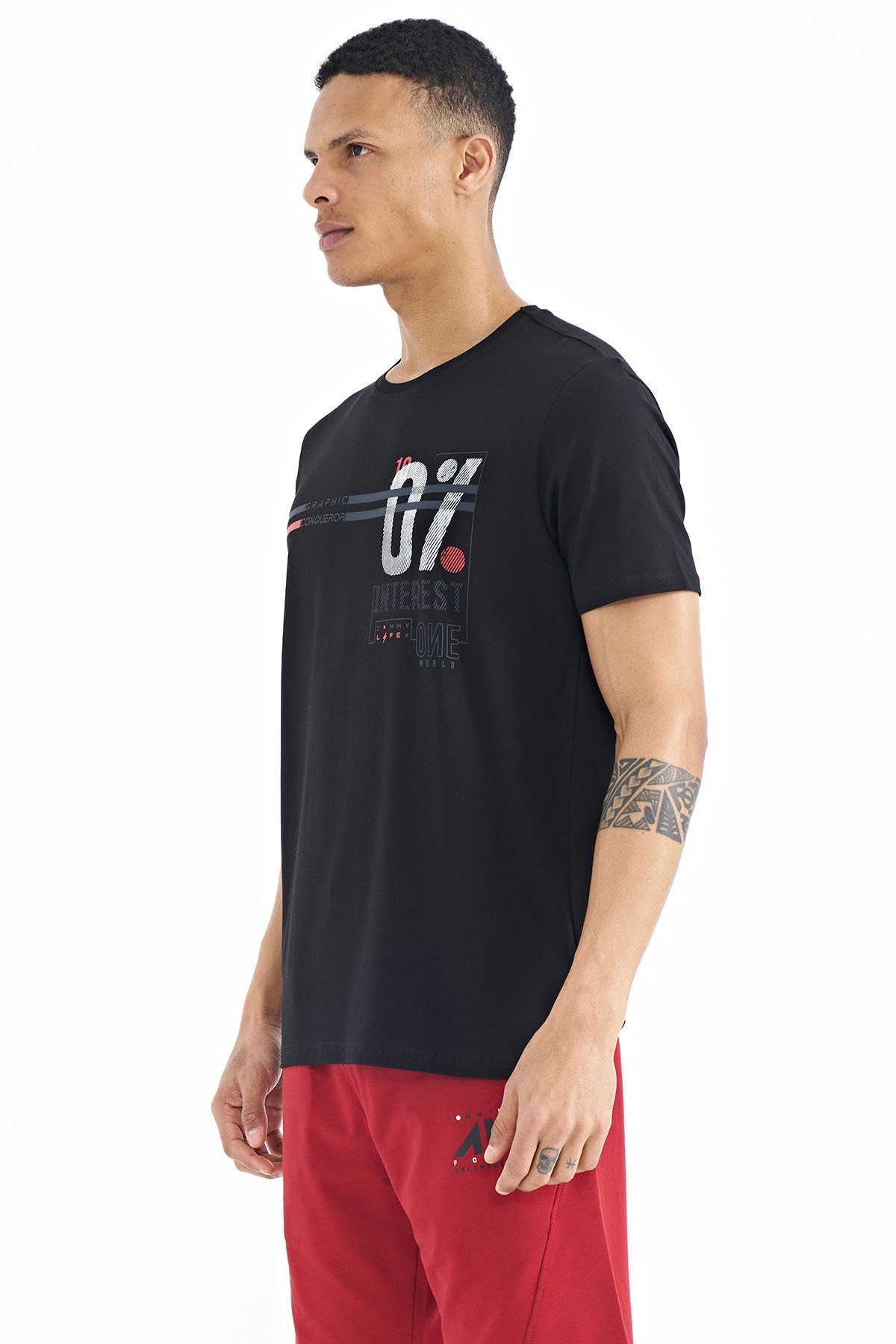 mit (1-tlg) schwarz LIFE Print-Shirt TOMMY Frontprint