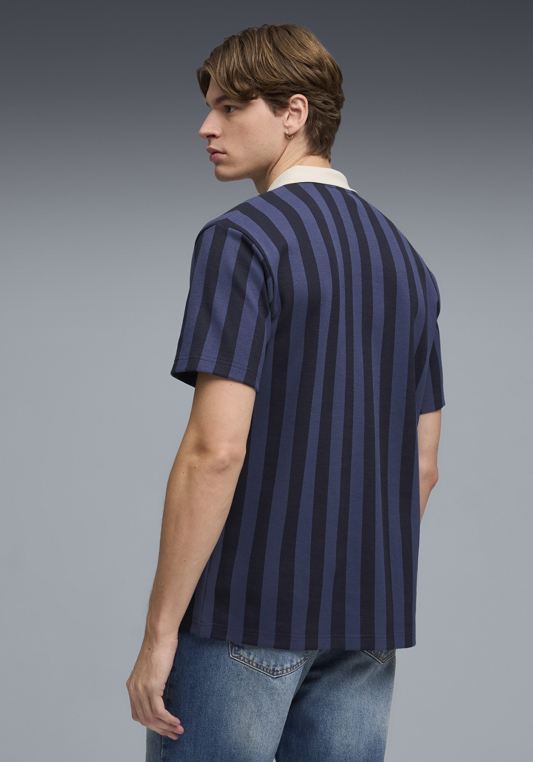 PUMA T-Shirt CLASS RELAXED PINNACLE POLO Kurzarm-Design, Rundhalsausschnitt, für aktive Erwachsene