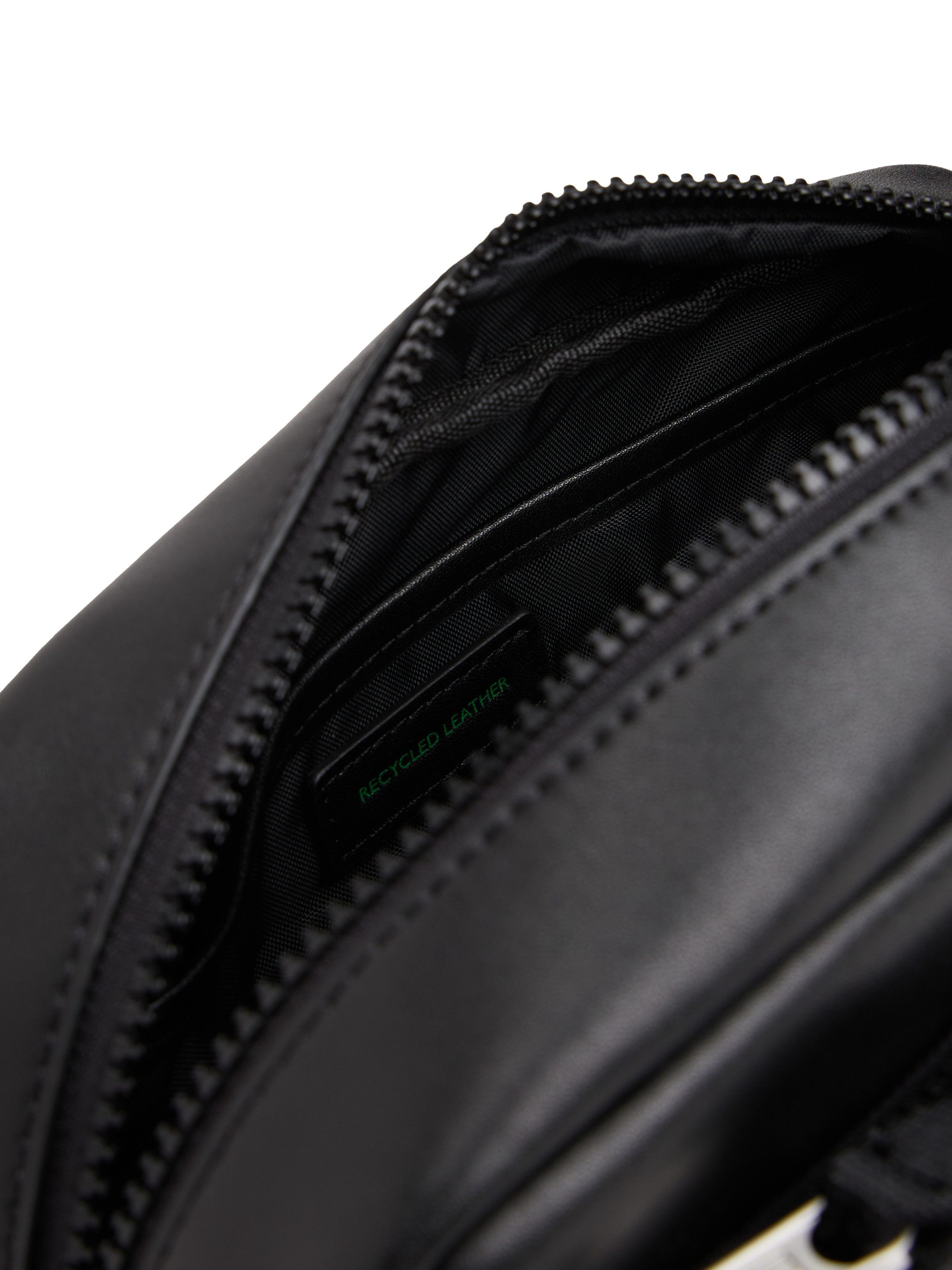 Tommy Jeans Kulturbeutel TJM LINEAR LEATHER günstig online kaufen