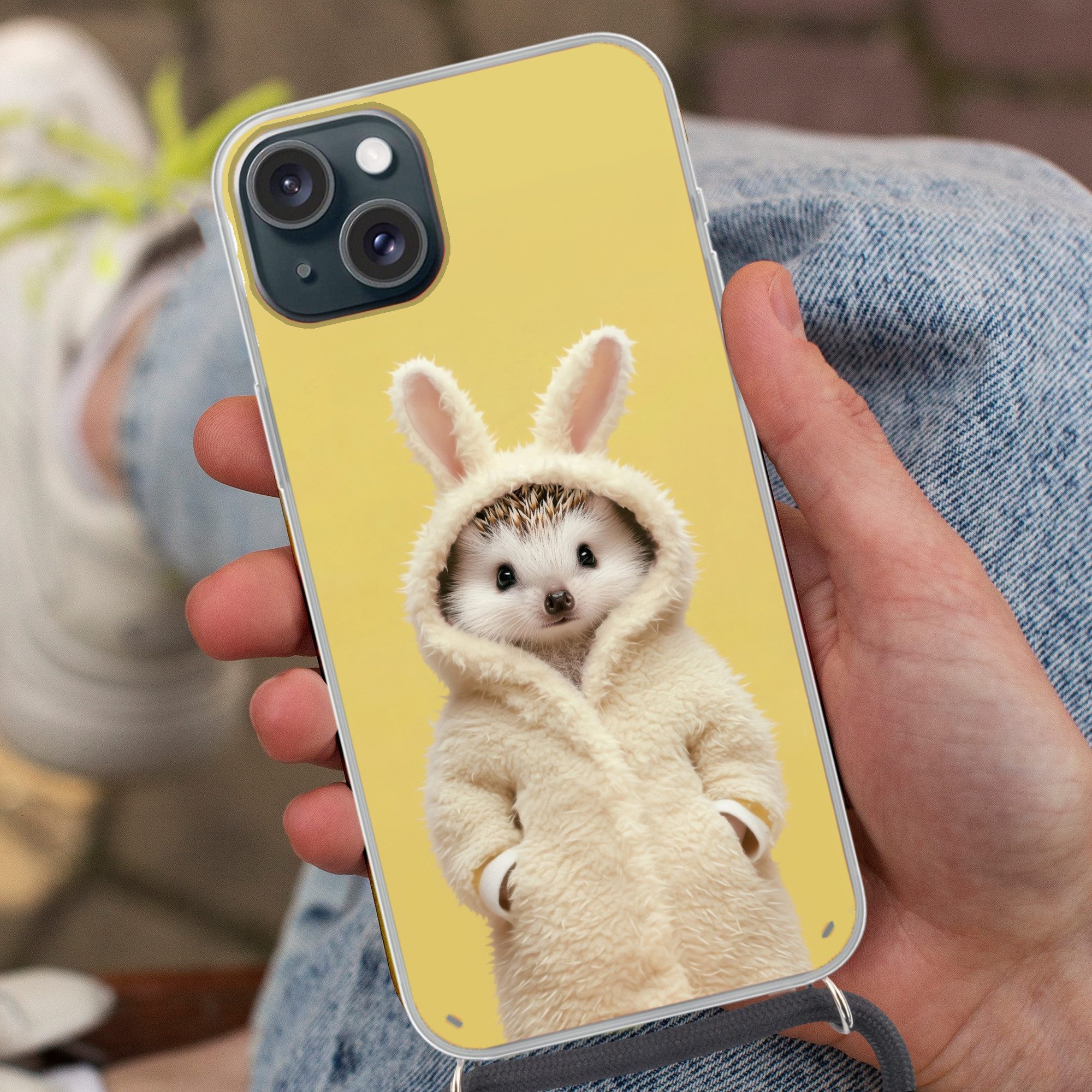MuchoWow Handyhülle für Apple iPhone 15 Igel - Osterhase - Kostüm, Tragbare Handyhüllen mit Kette zum umhängen, Handykette Handyband