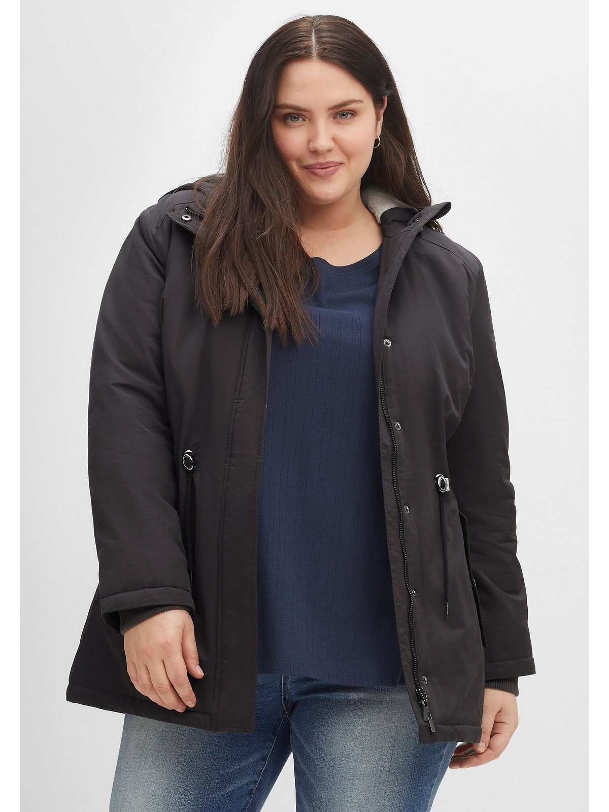 Sheego Outdoorjacke Große Größen mit Teddyfutter im Body und Kapuze