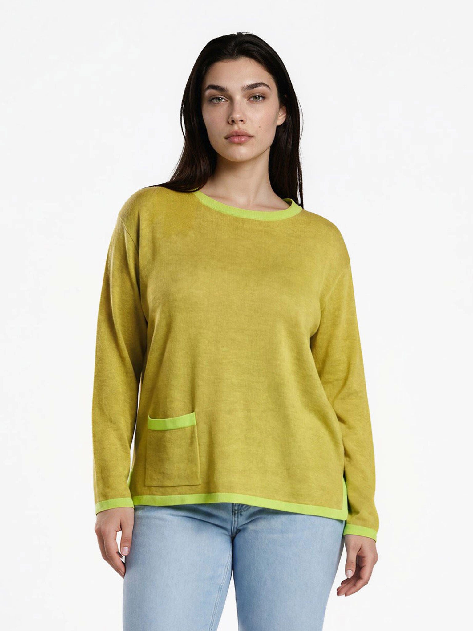 FRISTED Sweater Damen Bio-Baumwolle Rundhals Kontrastdetails Relaxed Fit Melange-Pullover mit aufgesetzter Tasche und seitlichen Schlitzen