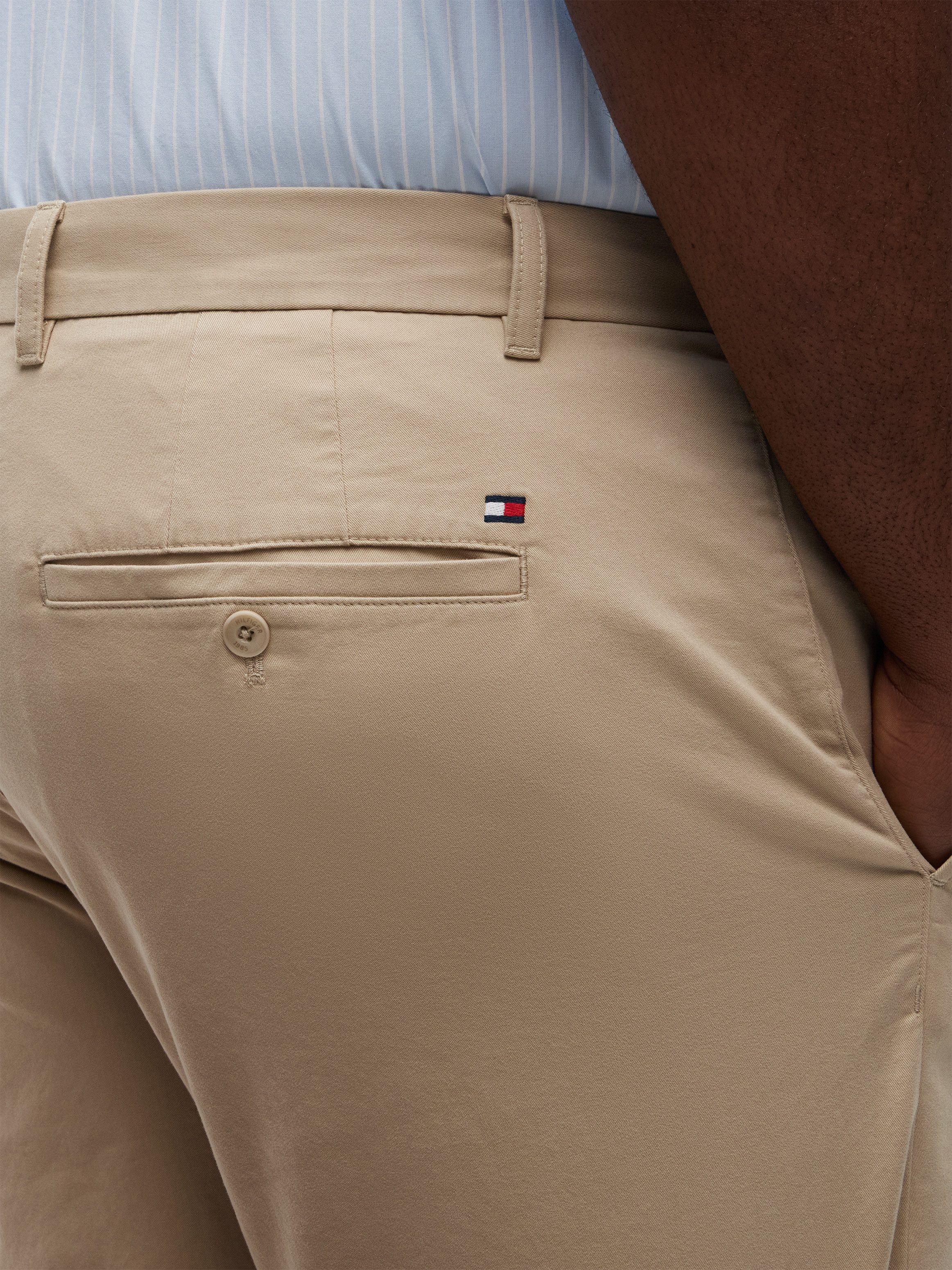 Tommy Hilfiger Big & Tall Chinoshorts BT-DENTON 9.5 ESS TWILL-B Twill, slim fit, Große Größen