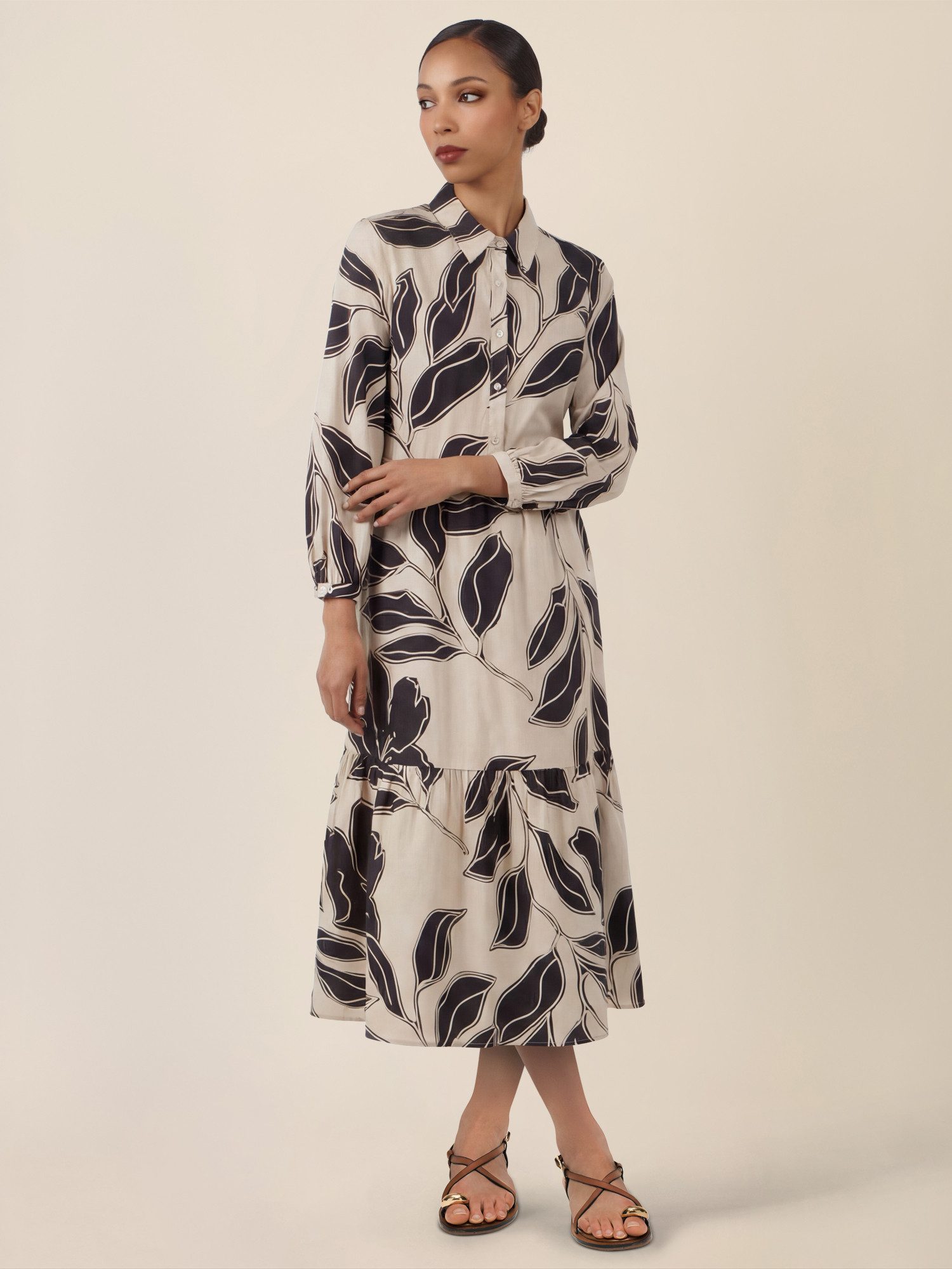 Apart Midikleid mit grafischem Print und Volants günstig online kaufen