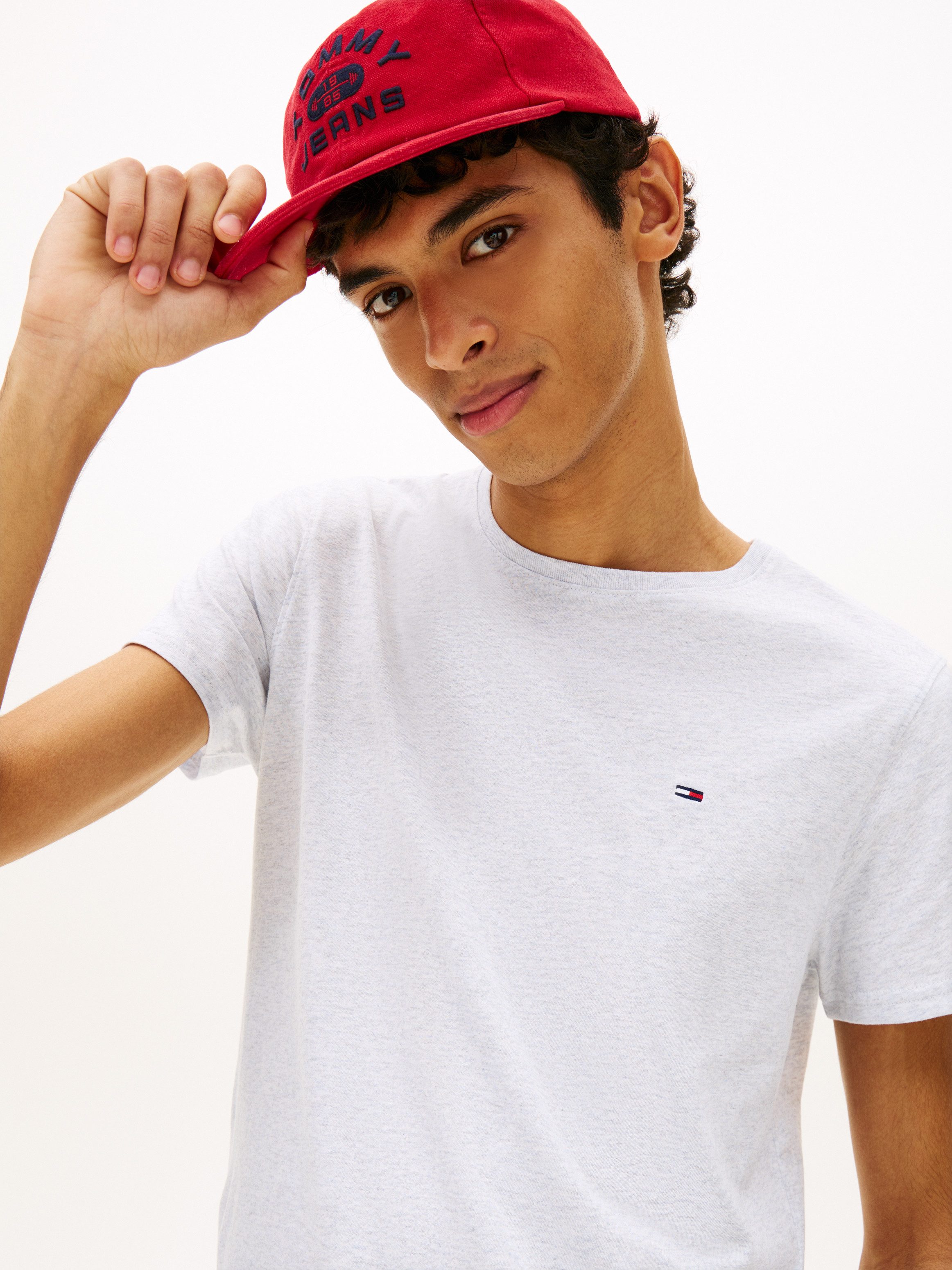 Tommy Jeans T-Shirt TJM ESSENTIAL SOLID mit Rundhalsausschnitt und dezenter Logo-Flag