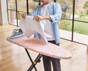 Joseph Joseph Bügelbrett Glide Ironing Board - Pfirsichblüte, separate Aufhängung für kompakte Aufbewahrung inklusive