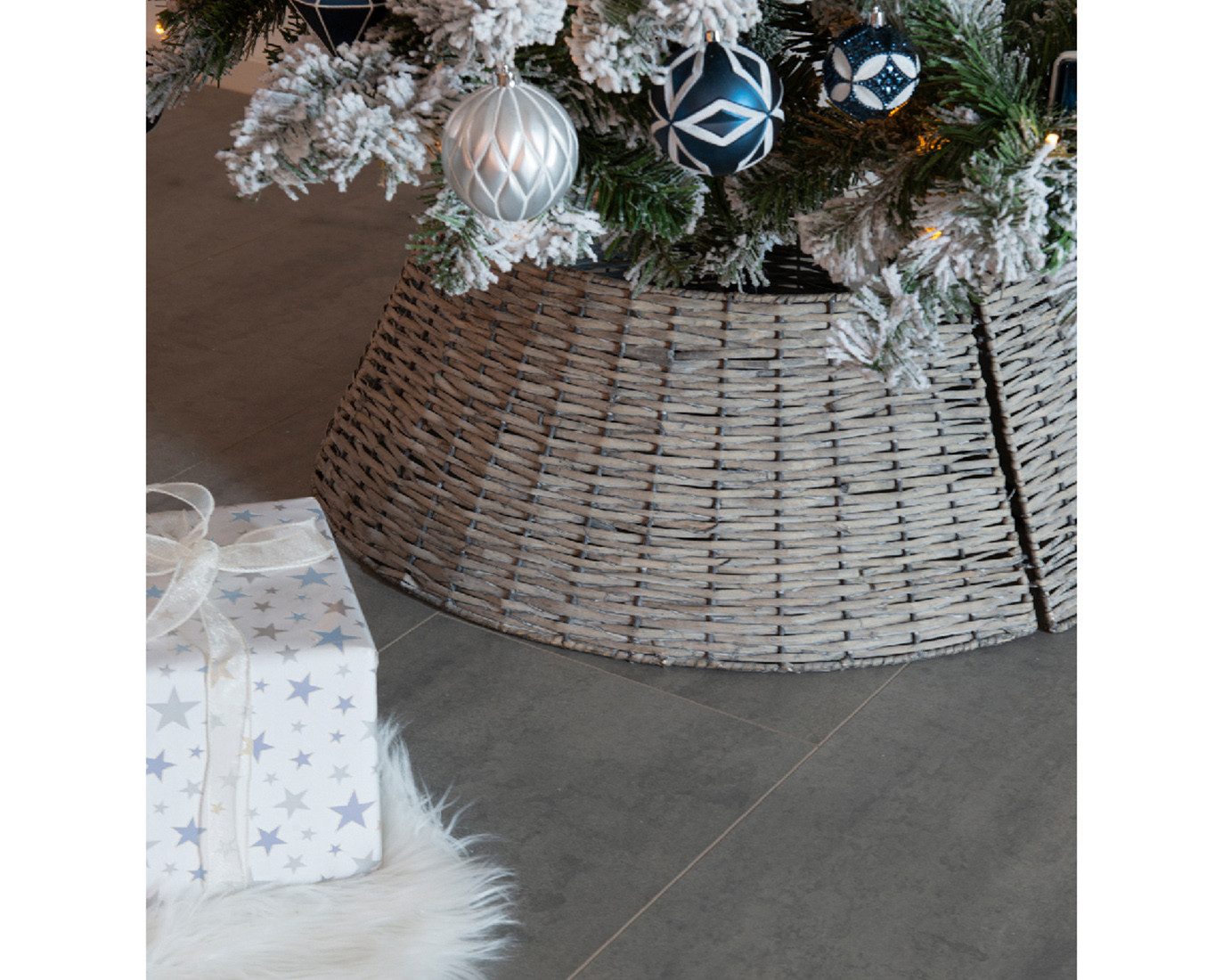 Kaemingk Weihnachtsbaumdecke, Weihnachtsbaumdecke aus Weide 57x28cm grau