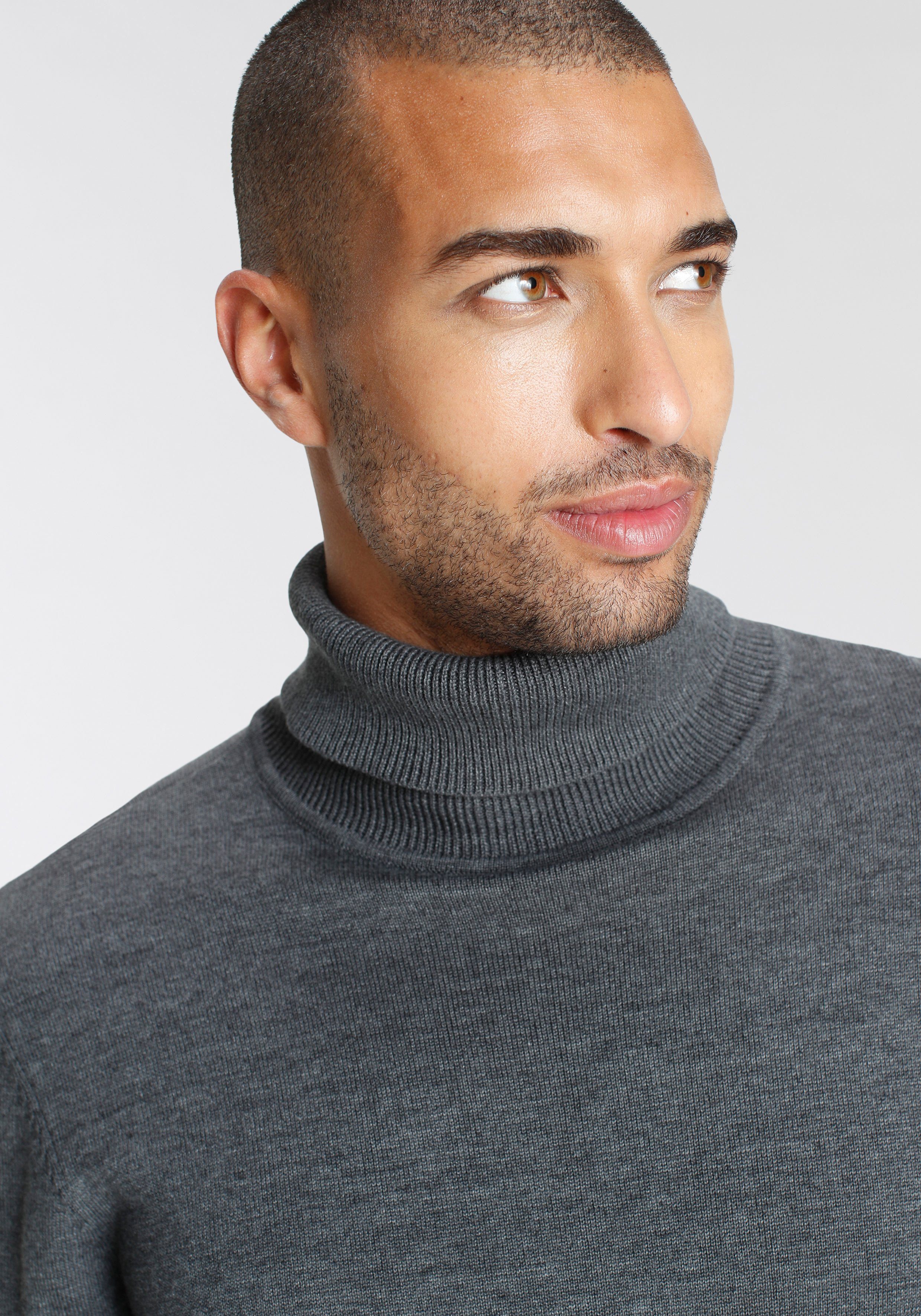 AJC Rollkragenpullover mit Rollkragen aus Rippstrick