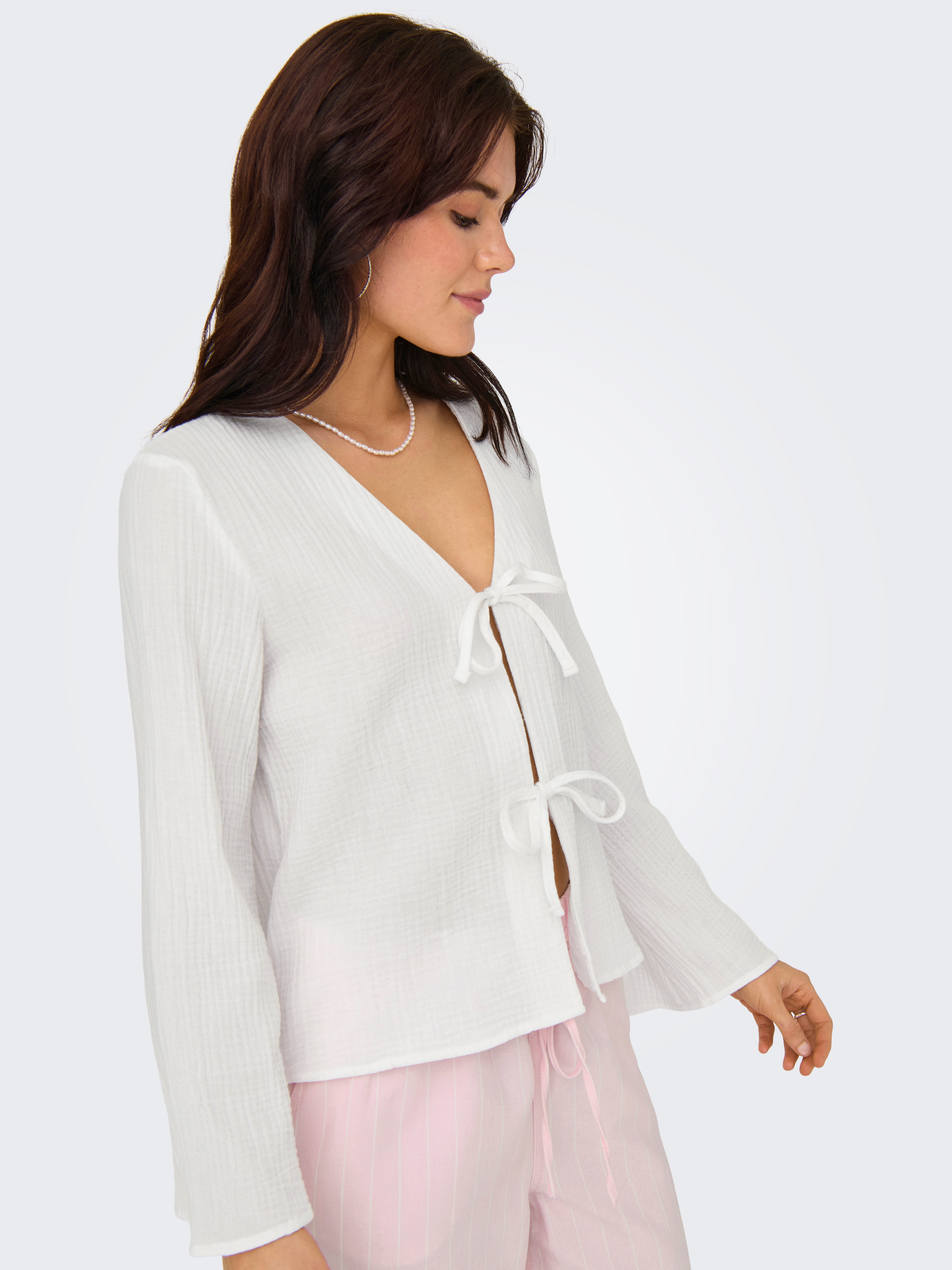 JDY Langarmbluse JDYTHEIS LIFE L/S TOP WVN NOOS Baumwolle, regular fit, Musselin Qualität