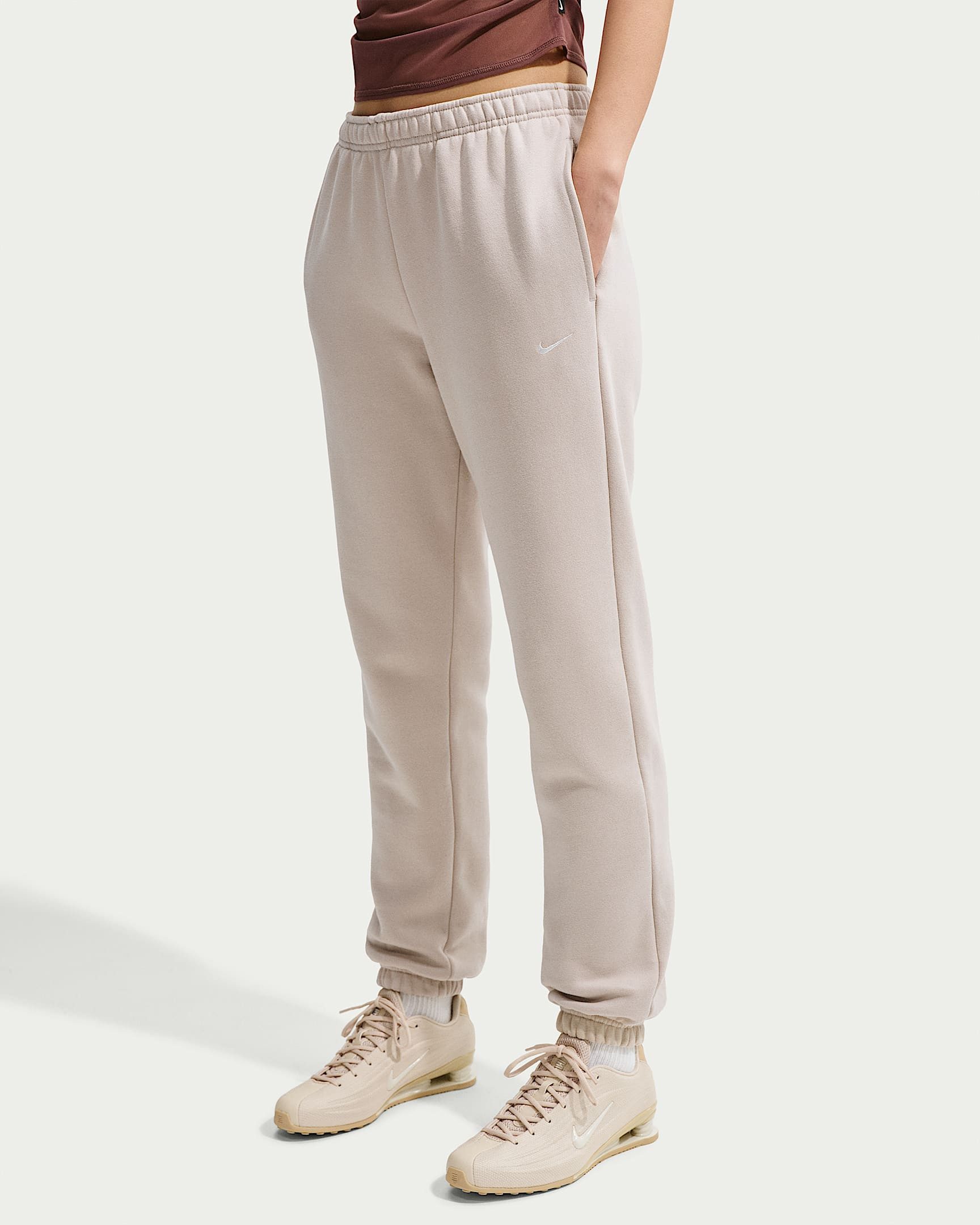 Nike Sportswear Jogginghose W NK STDO FLC MW MR STD CF PNT normal-weite Form, für Fitness, Sportmode und Streetwear