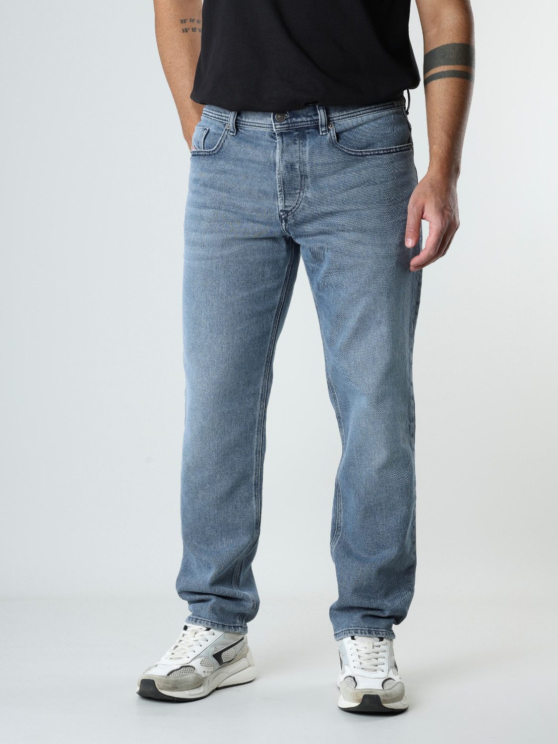 Diesel Tapered-fit-Jeans Regular Fit - 2023 D-FINITIVE Mittlere Bundhöhe, Konische Beinform