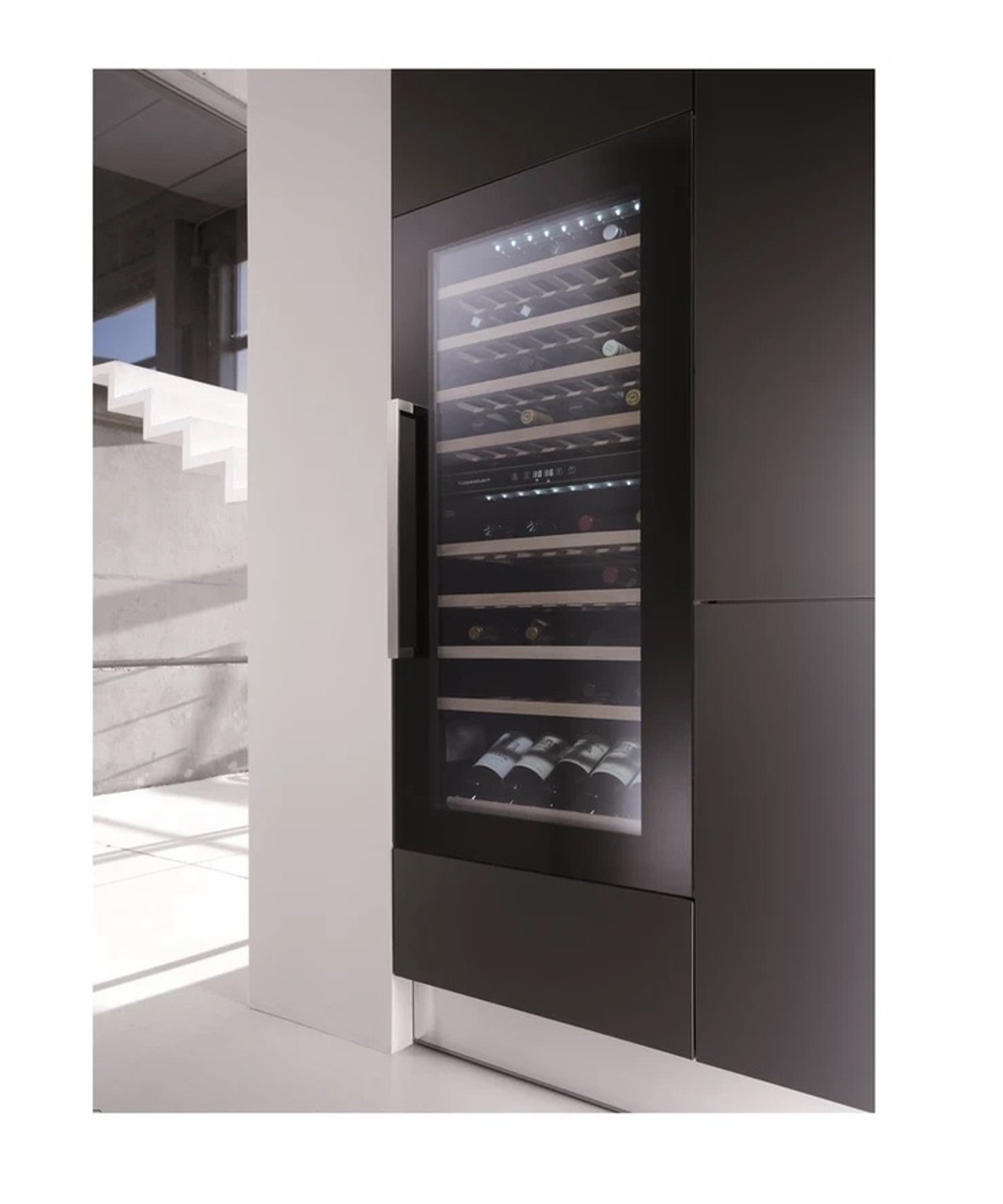 Küppersbusch Einbauweinkühlschrank FWK4800.0S, für 79 Standardflaschen á 0,75l,Türanschlag wechselbar, LED Innenbeleuchtung