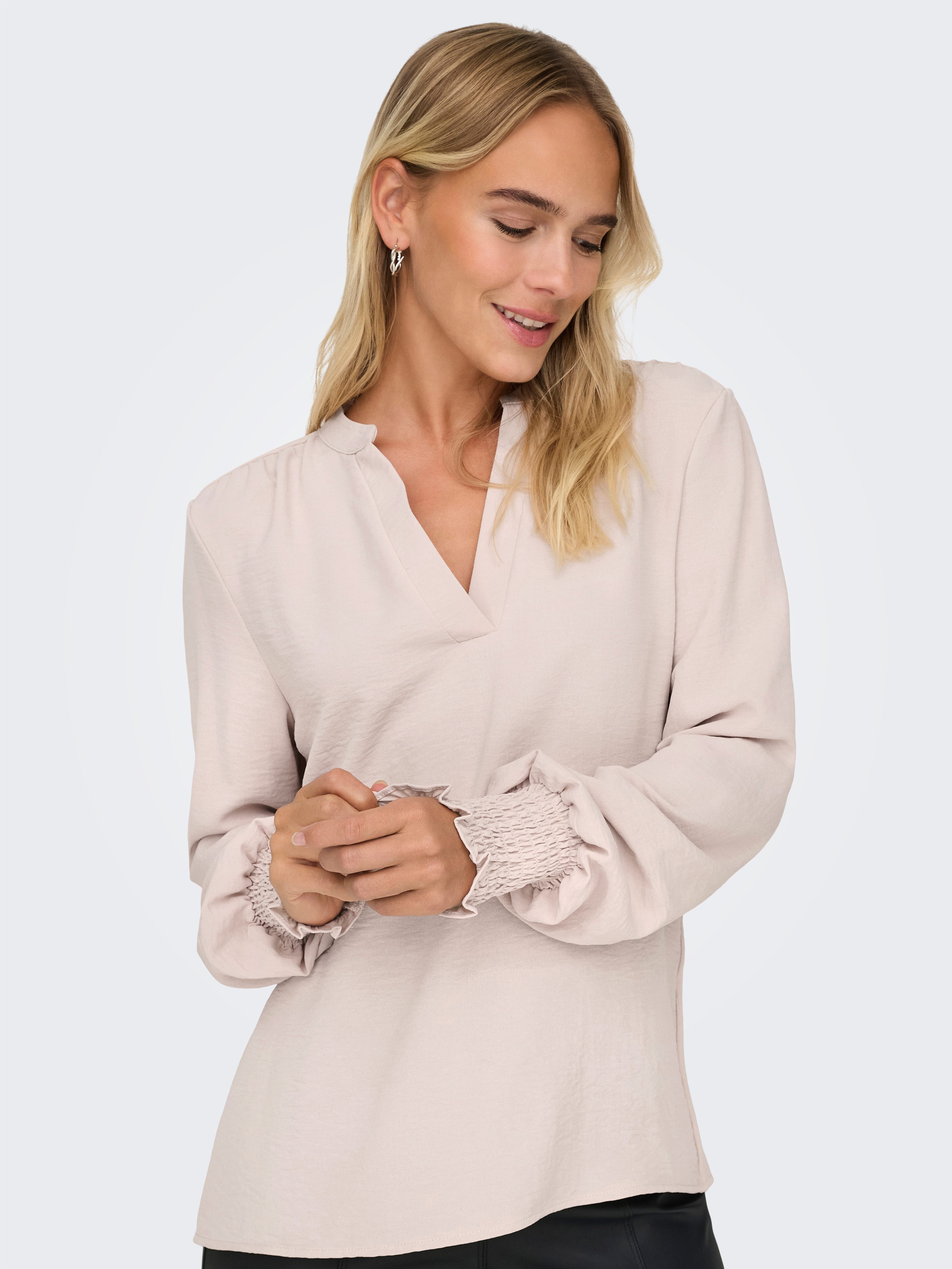 ONLY Blusenshirt ONLMETTE V-NECK LS SMOCK TOP NOOS WVN