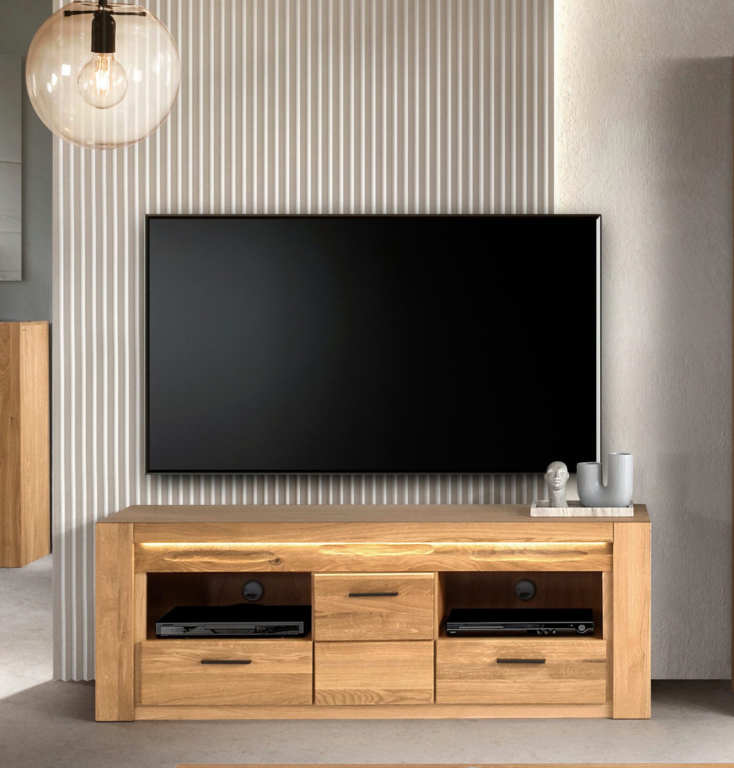 Empinio24 Lowboard Volo, TV-Kommode Eiche teil-massiv, 161 cm breit, mit 2 Schubladen