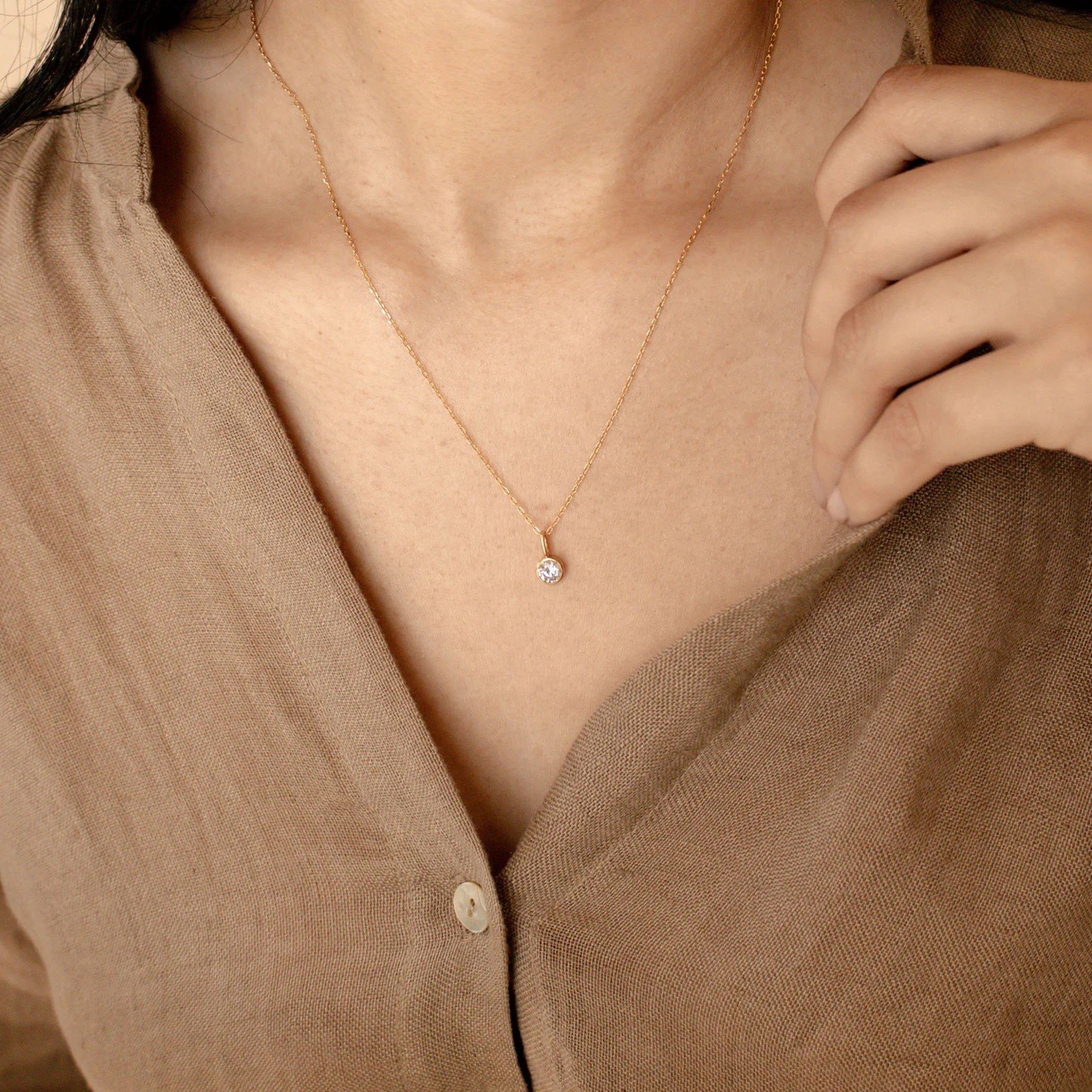- mit mit Geburtsstein mit März GOLDEN Edelsteinen Halskette Zirkonia Kette Geburtsstein Rolo Anhänger Minimalistische Hlaskette Kabelkette |