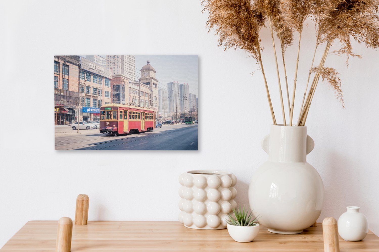 OneMillionCanvasses® Leinwandbild Traditionelle Straßenbahnen Wanddeko, den cm von St), in Straßen (1 Leinwandbilder, Aufhängefertig, Wandbild Dalian, China, 30x20