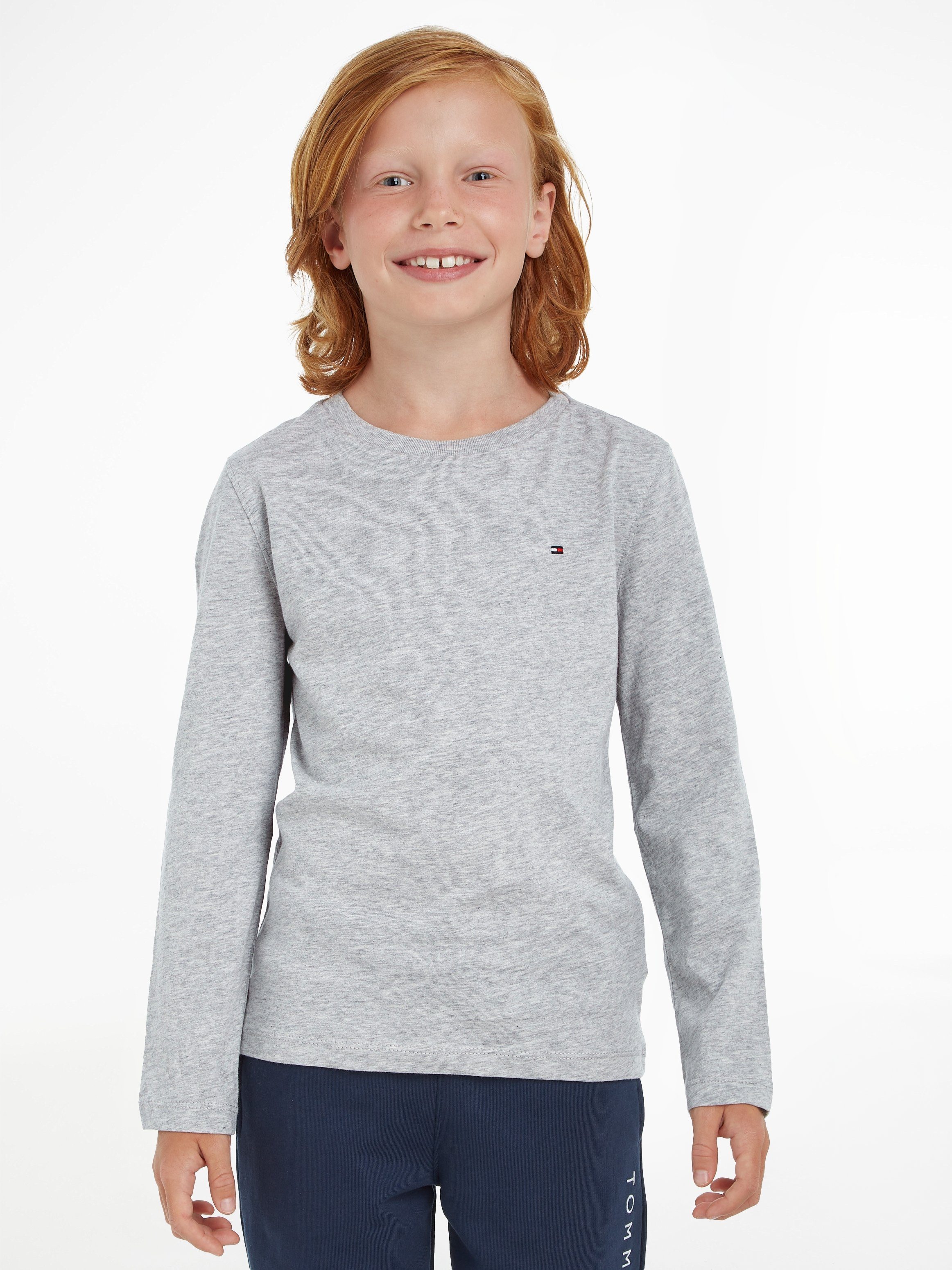 Tommy Hilfiger Langarmshirt BOYS BASIC CN KNIT L/S mit Tommy Hiflger  Logo-Flag