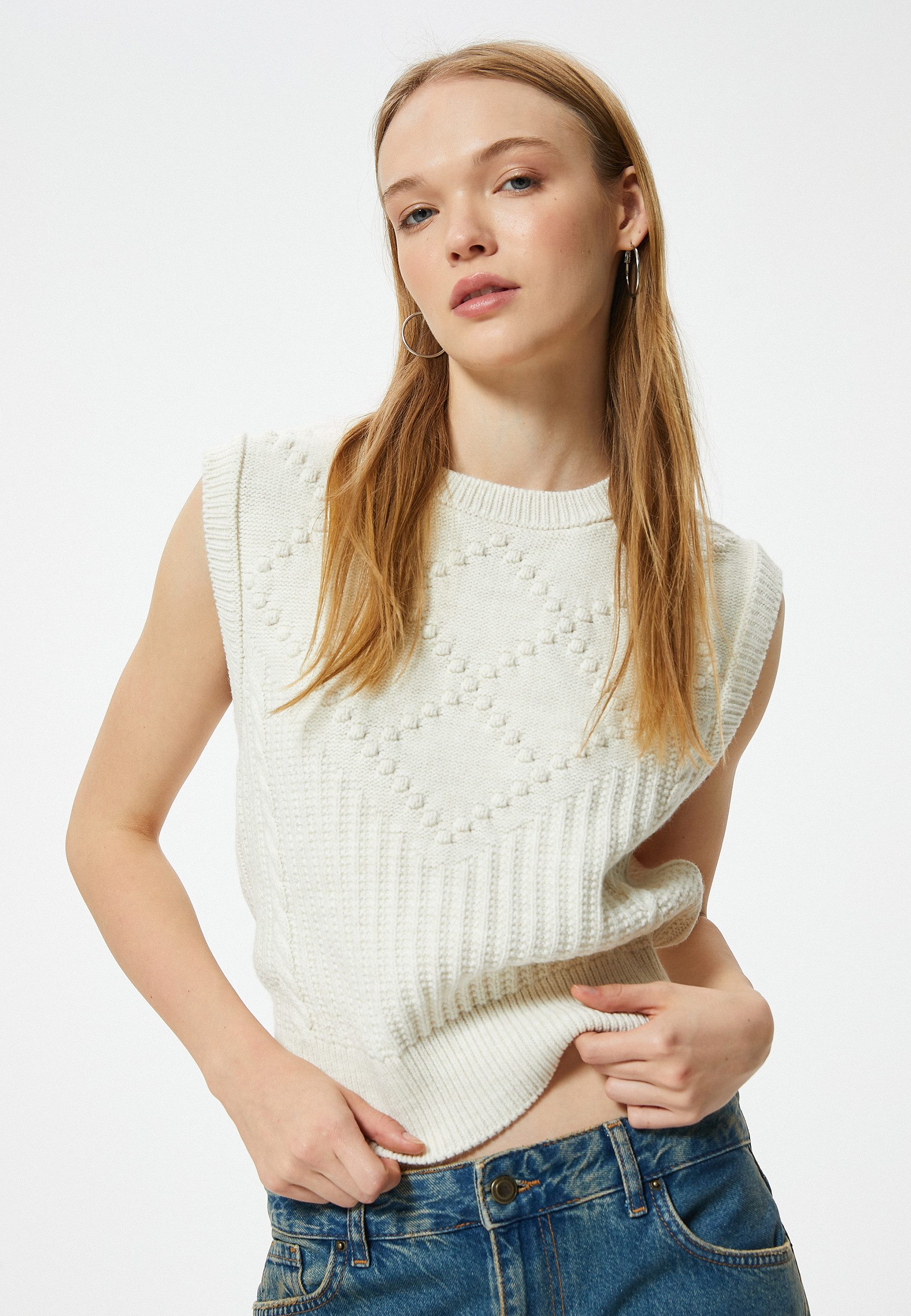 Koton Kurzarmpullover Rundhalsausschnitt Mit Kugeldetails günstig online kaufen