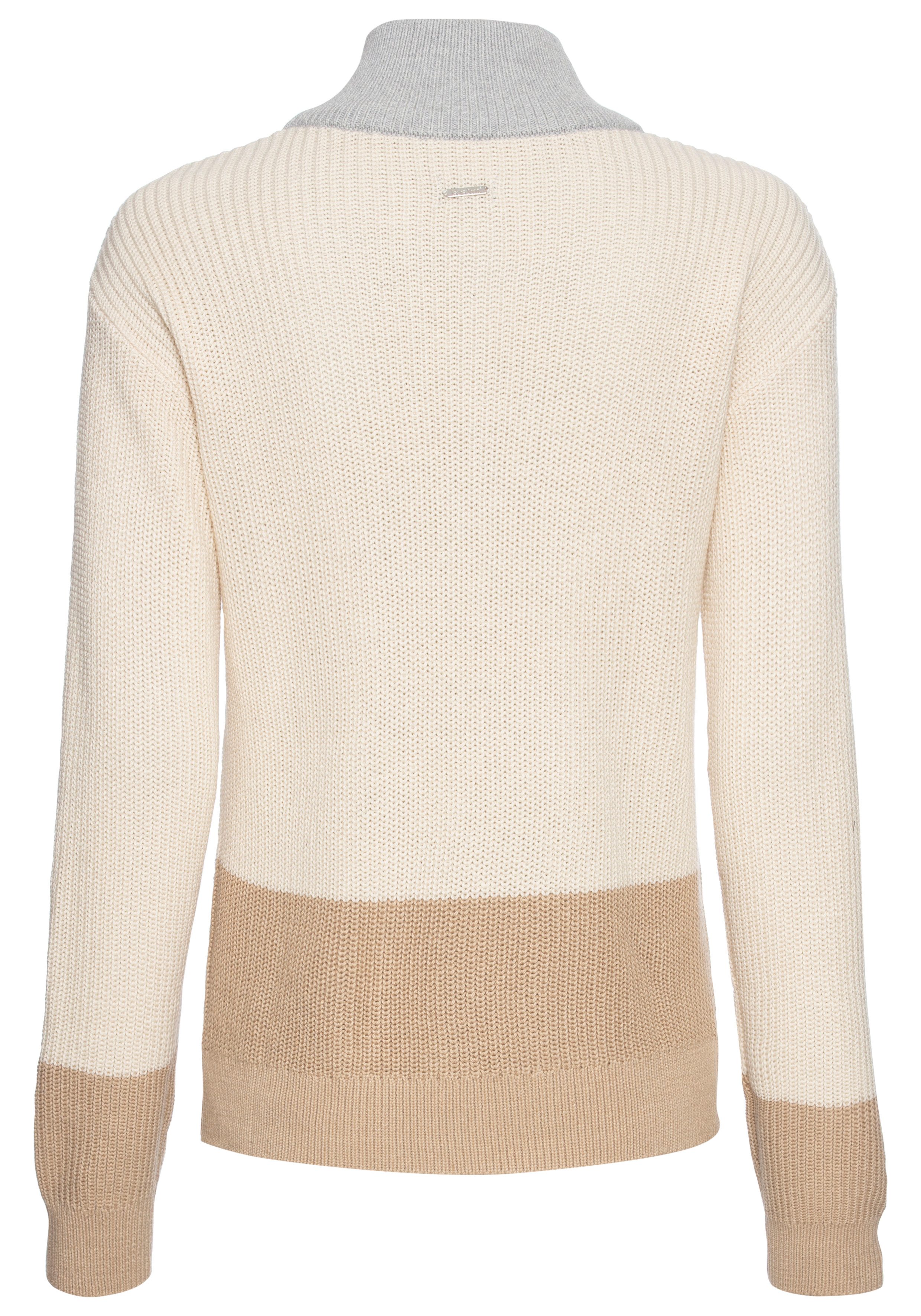 Laura Scott Troyer mit kontrastfarbenen Details