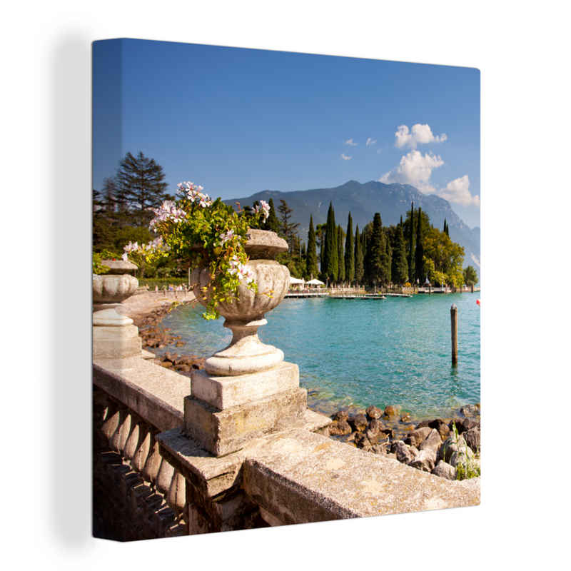 OneMillionCanvasses® Leinwandbild Gardasee - Küste - Wasser, (1 St), Leinwand Bilder für Wohnzimmer Schlafzimmer