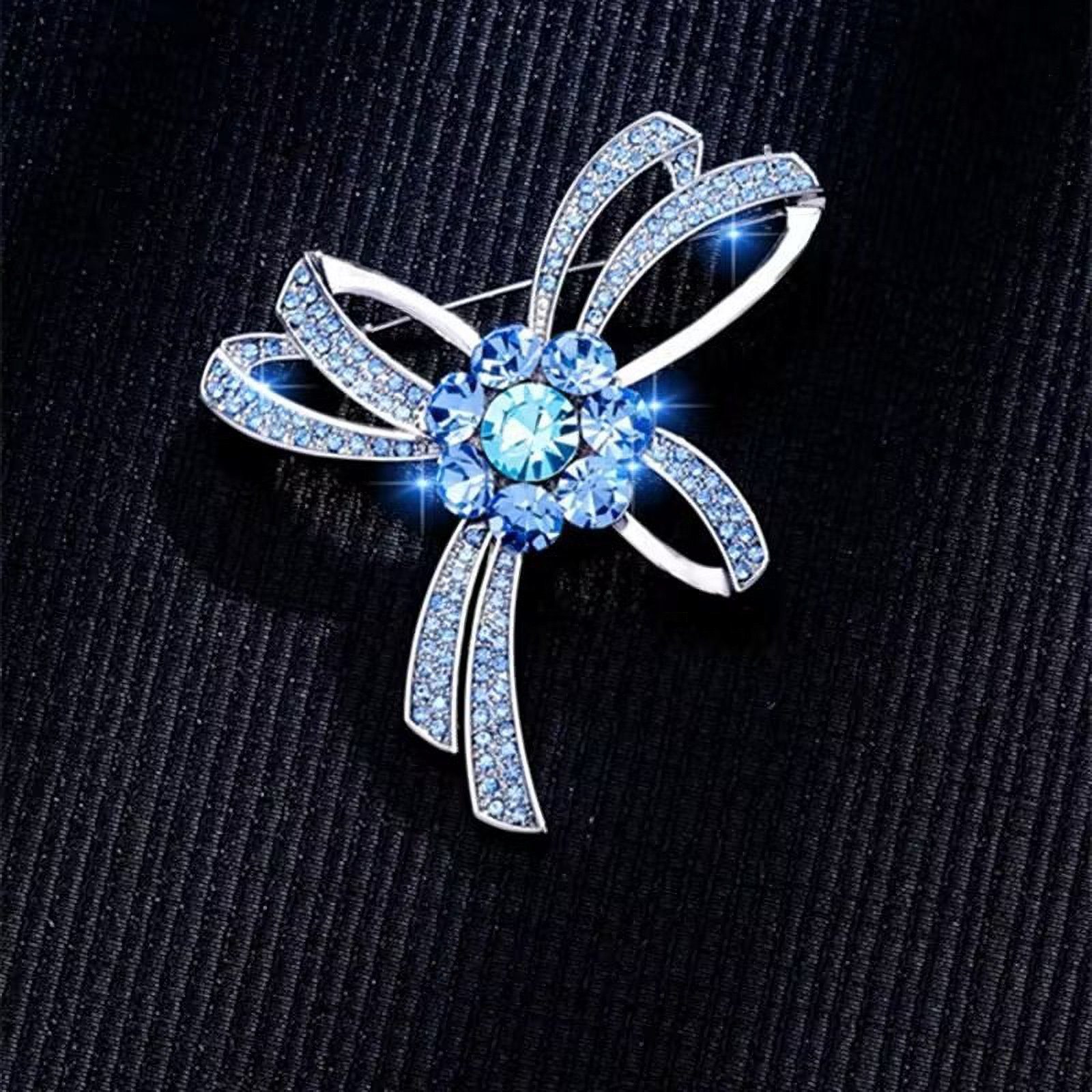 MayTree Brosche "blaue Schleife", mit Strass-Steinen blau (Stück, 1-tlg), M günstig online kaufen