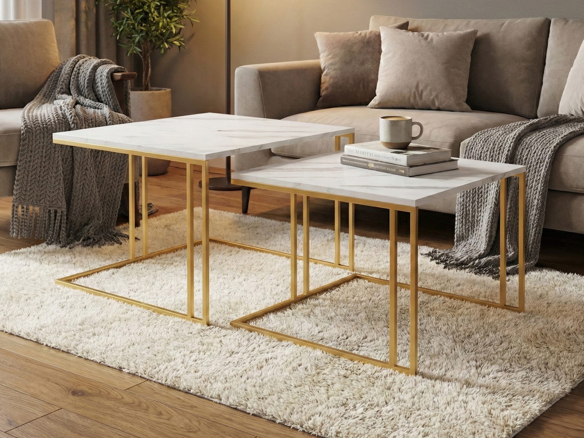 Beautysofa Couchtisch ASTRA im Loft-Stil, marmor tische für wohnzimmer (Wohnzimmertisch in Marmur-Bianco-Optik mit goldfarbenem Gestell, quadratisches Tisch Set), Doppel-Couchtisch, Stahlgestell, kratzfest, pflegeleicht