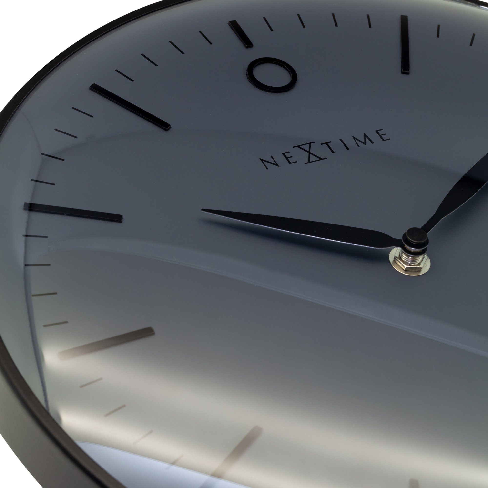 NEXTIME Wanduhr 3256 (mit schlankem Metallgehäuse und kuppelförmigen Glas)