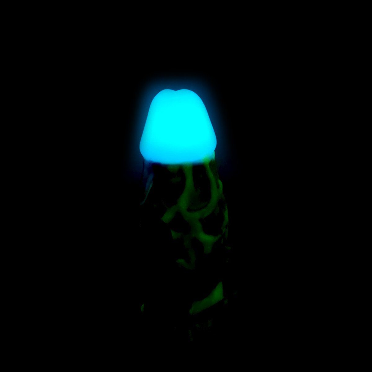 Dark in Monstar KIOTOS de 71 Kiotos Dildo 20,5cm Glow Beast Dildo