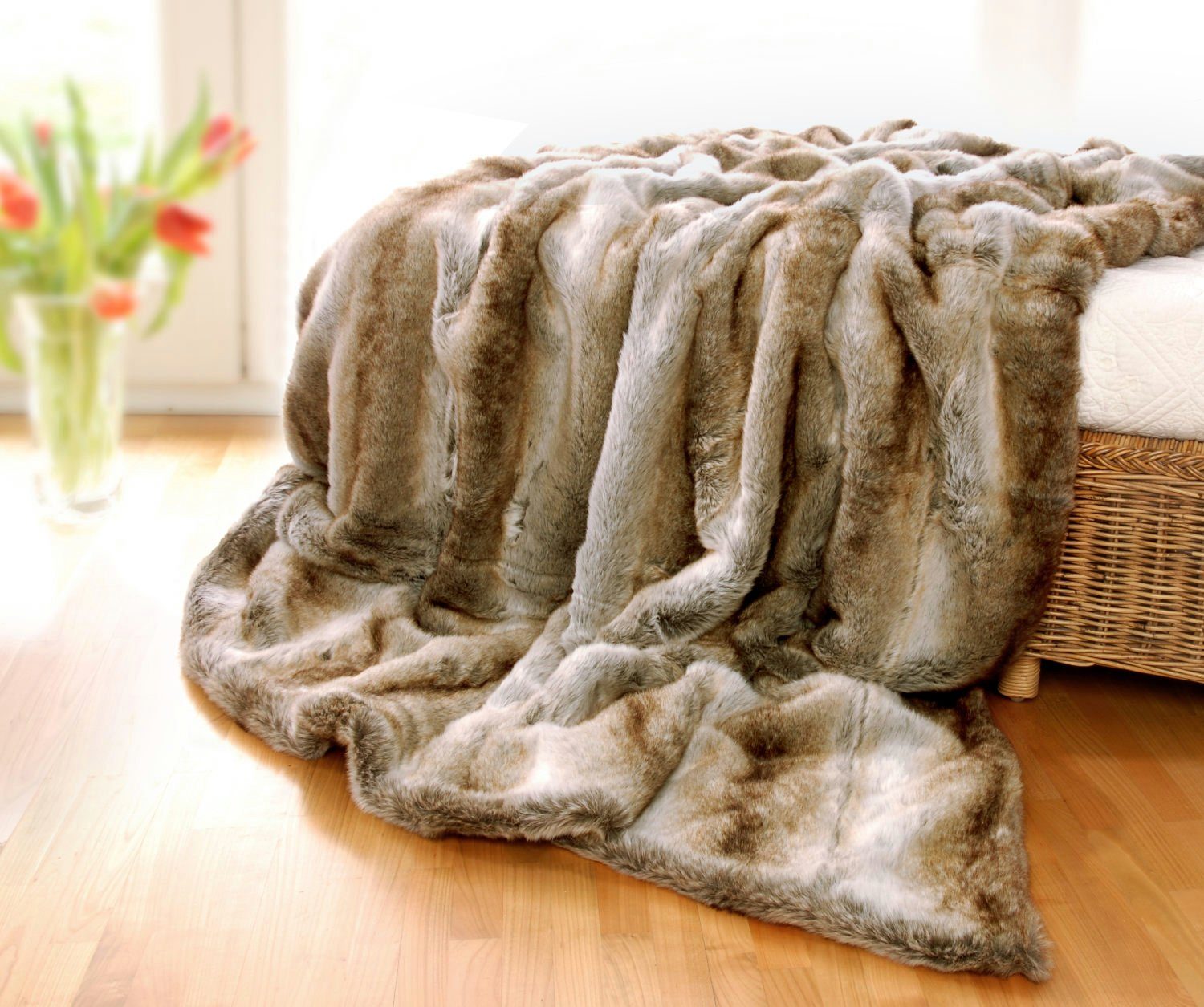 Wohndecke Felldecke (Kunstfell) "Wolf hell gestreift", günstig online kaufen