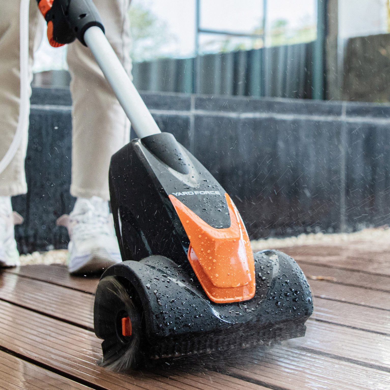 Yardforce Hartbodenreiniger LW CPC1, mit einem leistungsstarken 20 V/4,0 Ah Akku