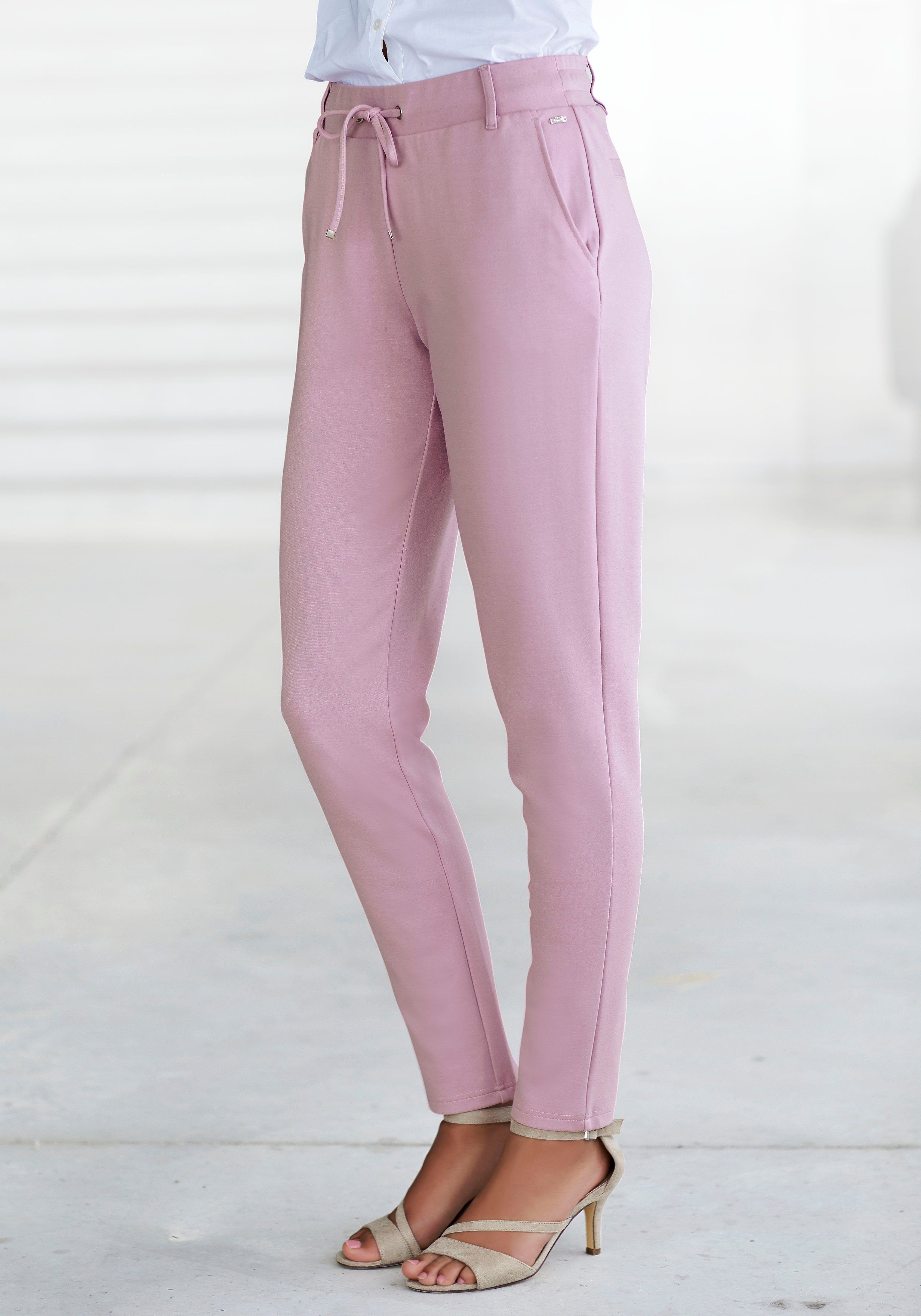 LASCANA Jogger Pants mit elastischem Bund und Gürtelschlaufen, Loungewear