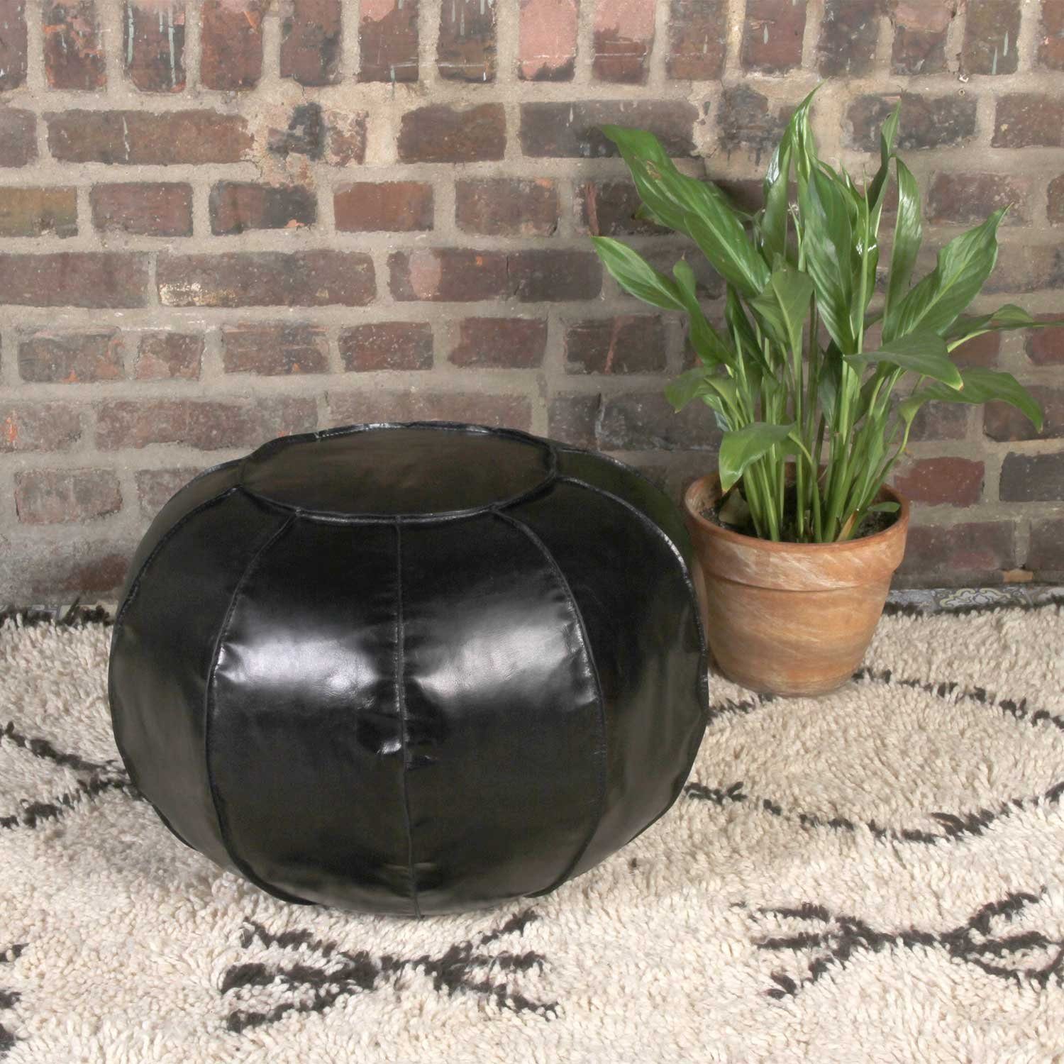 Casa Moro Pouf Ledersitzkissen Nishay schwarz mit Füllung Ø 52cm (Höhe 36cm Polsterhocker rund, Sitz-Pouf moderner Fußhocker), Sitzhocker Handgefertigt HH3315