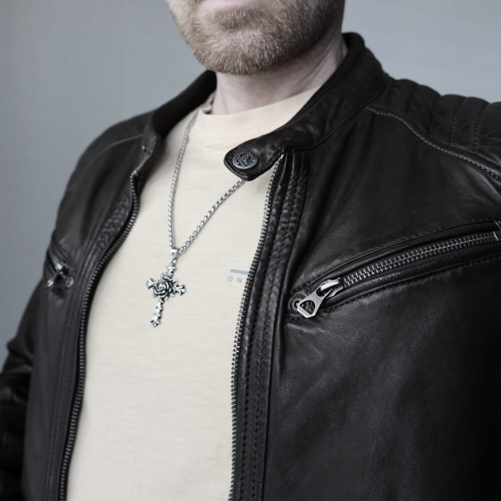 DALMARO Kette mit Anhänger Lederkette Edelstahlkette 316L ROSEN KREUZ, Herren Halskette Biker / Wikinger Kette - Schmuckbox
