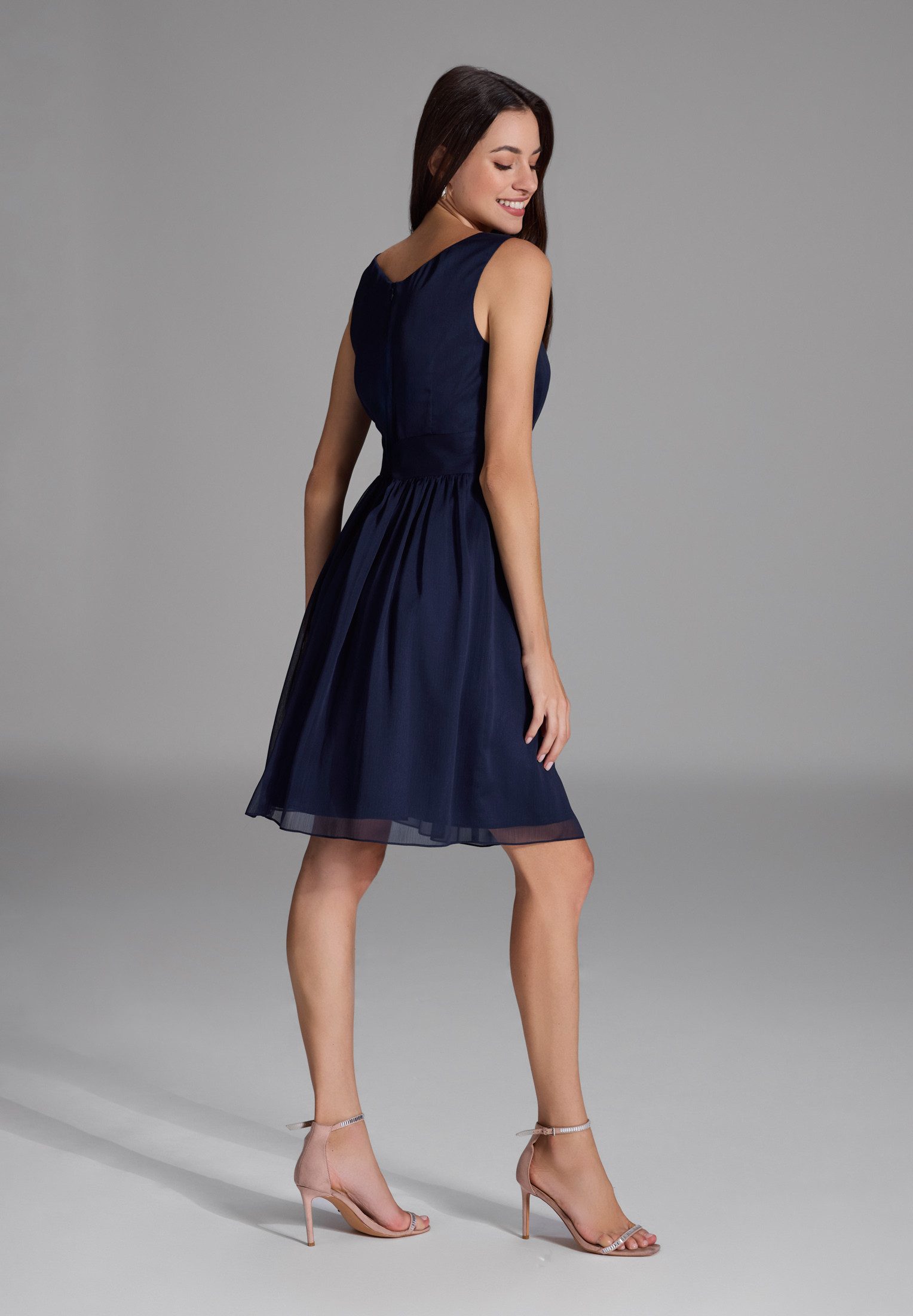 SWING Cocktailkleid Taillierter Schnitt mit ausgestelltem Rock günstig online kaufen