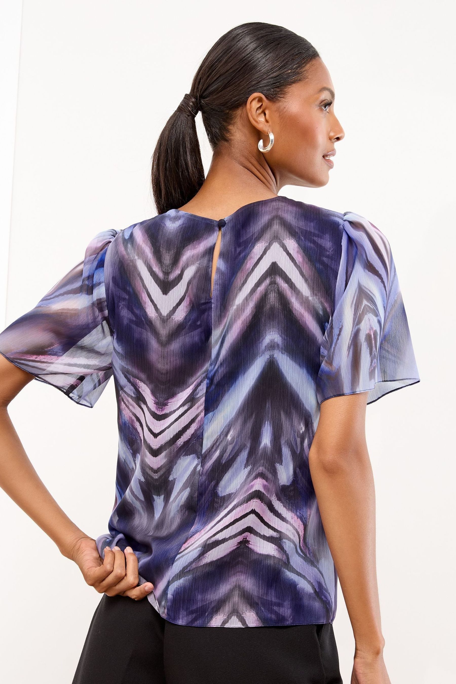 LIPSY T-Shirt Lipsy T-Shirt mit Flatterärmeln, Regular (1-tlg) günstig online kaufen