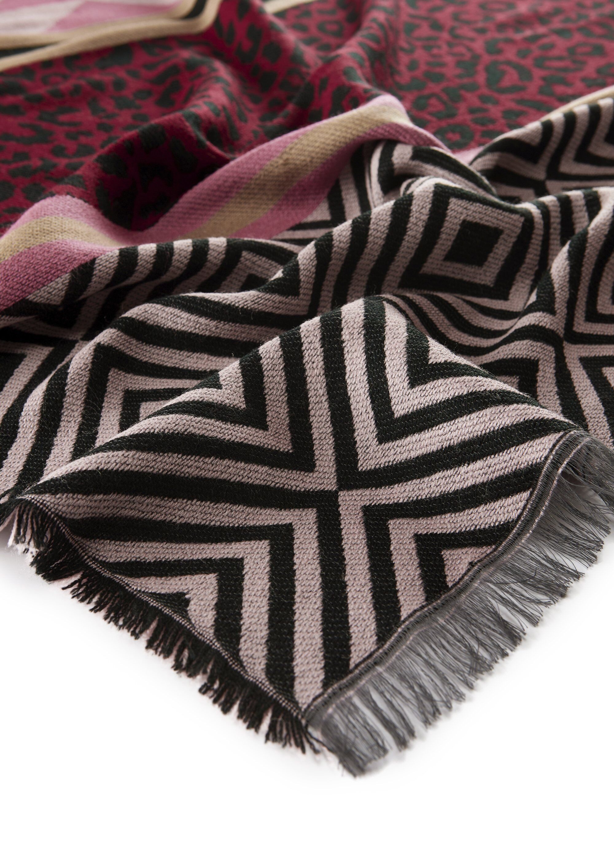 Codello Modeschal, (1-St), mit gewebtem Mustermix