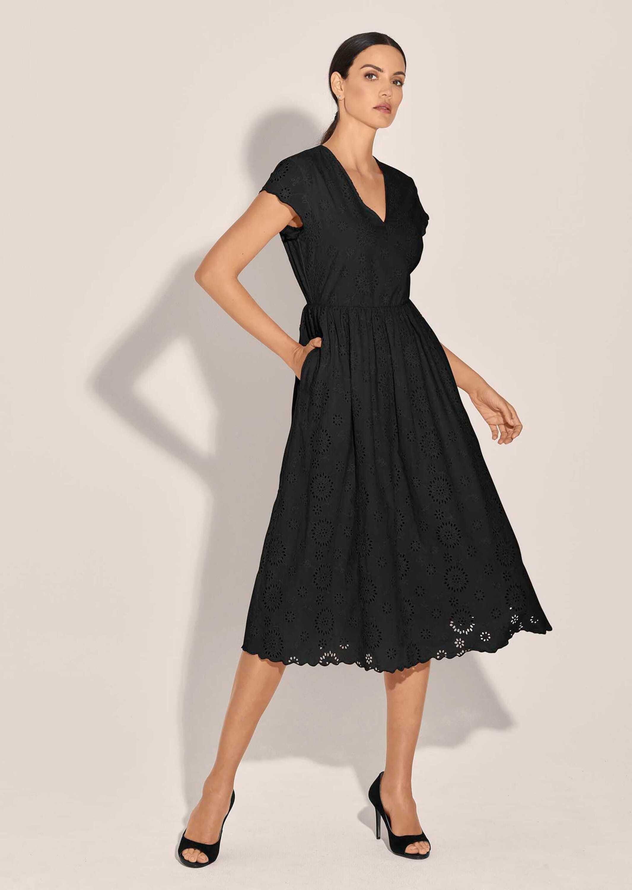 MADELEINE Maxikleid Spitzenkleid mit kurzen Ärmeln und weitem Rock günstig online kaufen