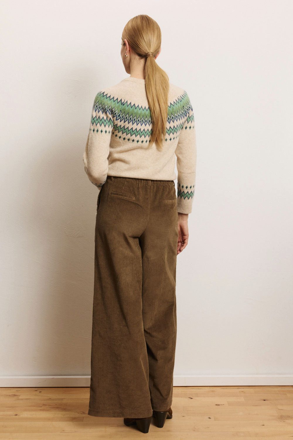 Tranquillo Cordhose Damen Paolaa GOTS-Bio-Baumwolle Mid-Waist extra weites Bein unifarben Hose mit weichem Baummwollcord für lässige, zugleich feminine Looks – Bild 3 von 5