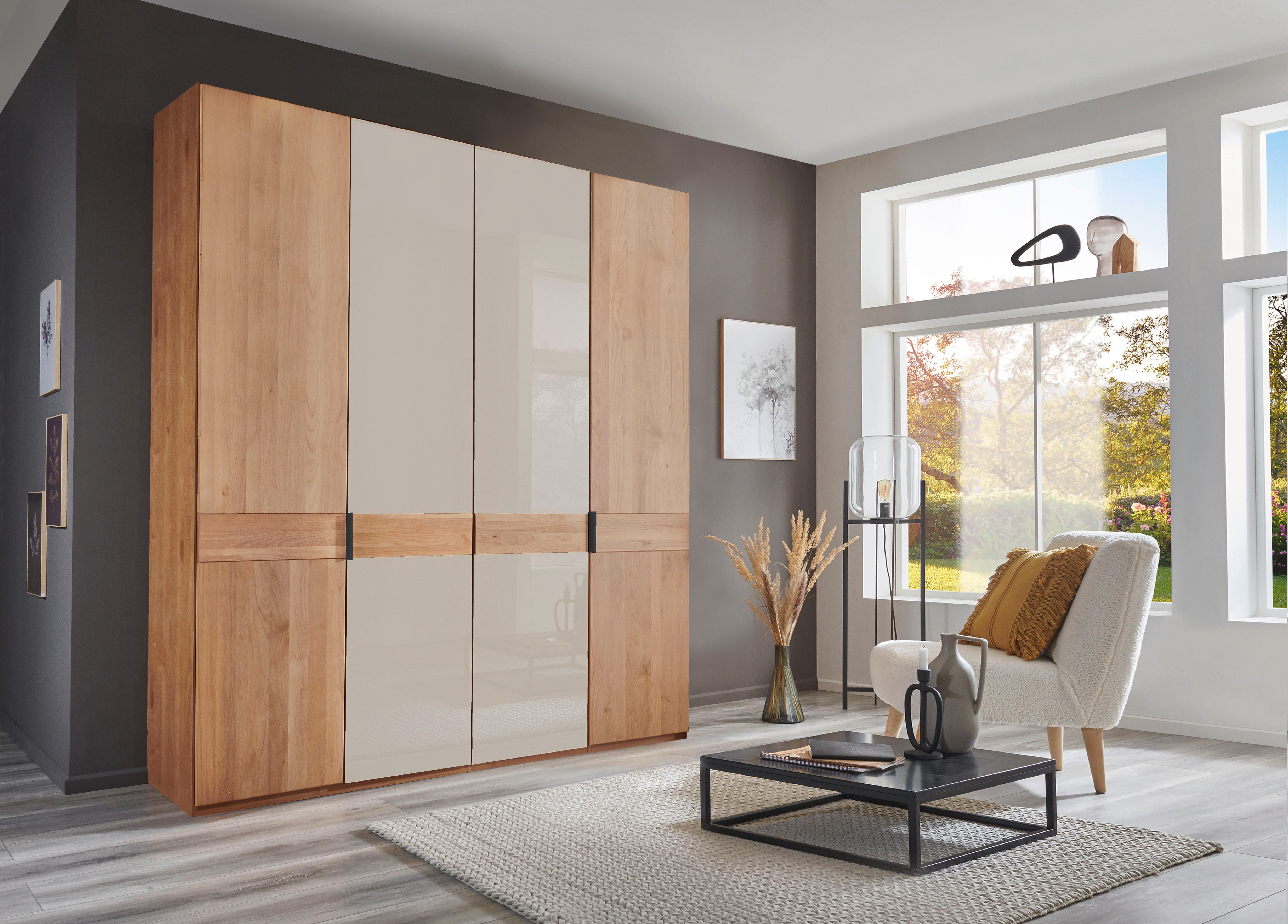 WIEMANN Kleiderschrank Cardiff, Massivholztüren in Kombination mit Glas- oder Spiegeltüren (4 Breiten, 2 Höhen 216/236cm auswählbar) hochwertiges Design in langlebiger Qualität, viel Stauraum